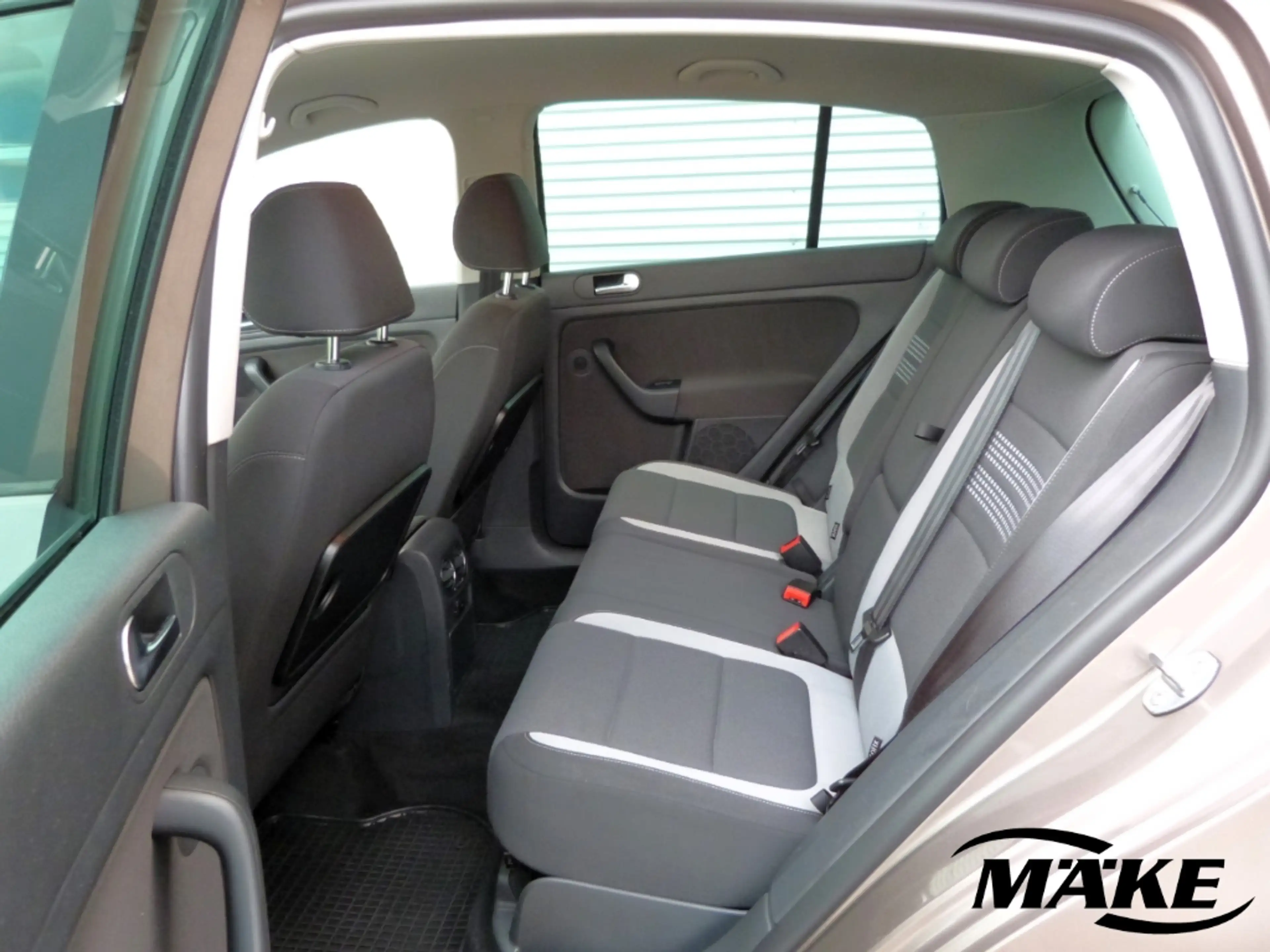 Volkswagen Golf Plus 1.6 TDI,Life,AHK,PDC+,SHZ,2-Zonen Climatronic, — photo 11