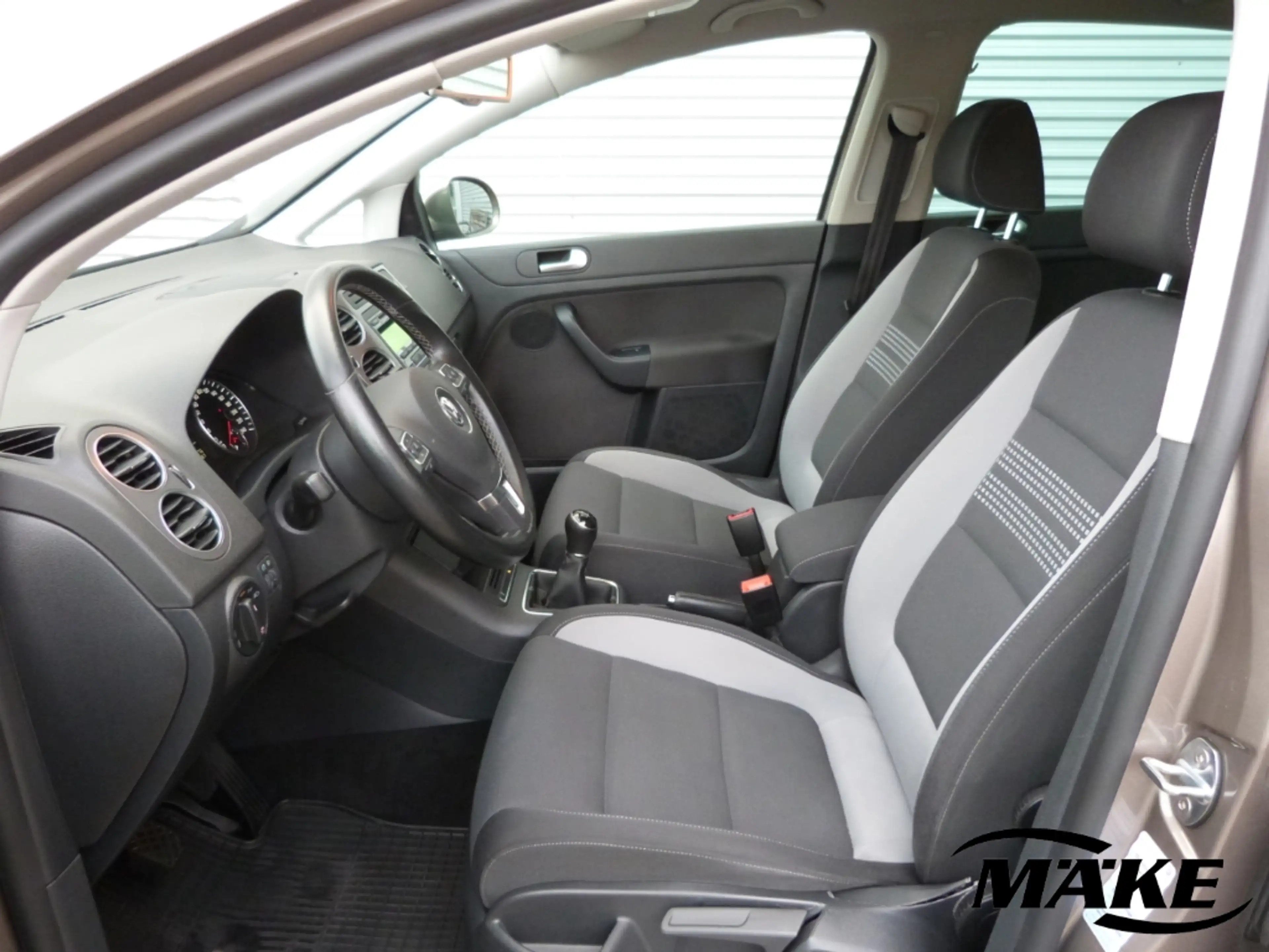Volkswagen Golf Plus 1.6 TDI,Life,AHK,PDC+,SHZ,2-Zonen Climatronic, — photo 6