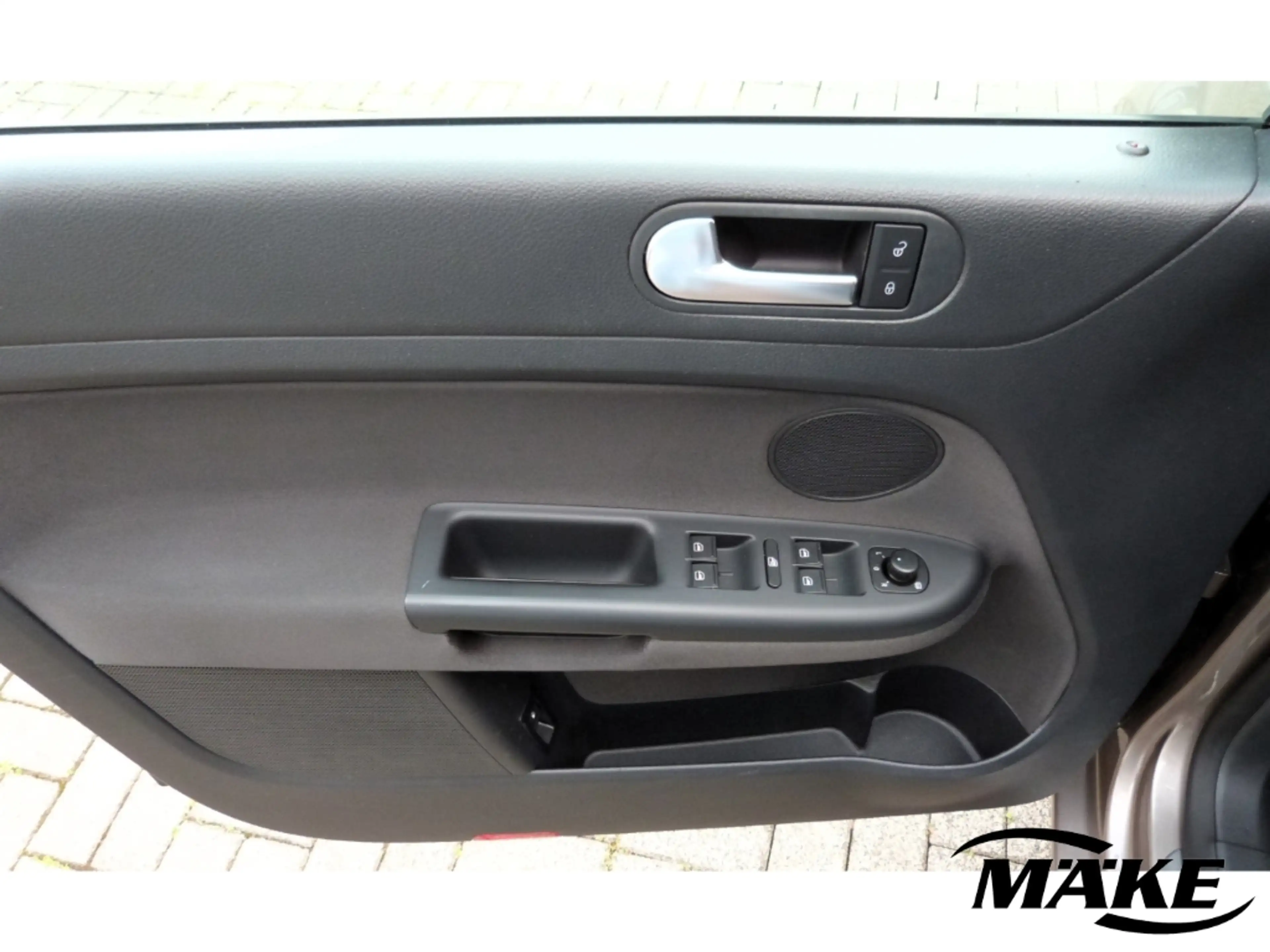 Volkswagen Golf Plus 1.6 TDI,Life,AHK,PDC+,SHZ,2-Zonen Climatronic, — photo 10