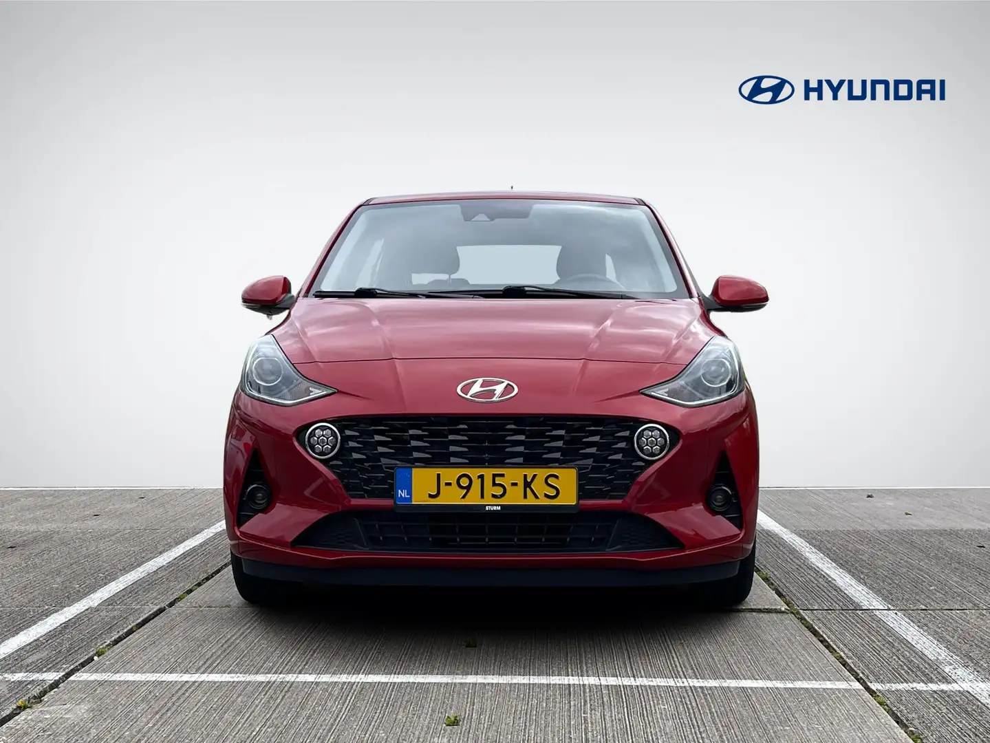 Hyundai i10 1.0 Premium | Navigatie | Camera | Apple Carplay/A Rood - 2