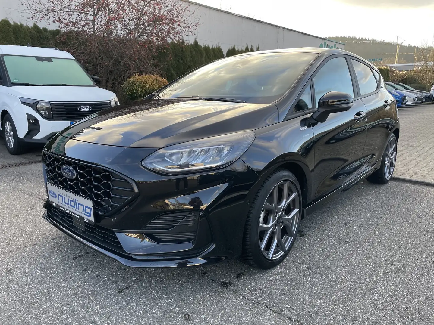 Ford Fiesta 1.0 EcoBoost ST-Line X Navi/LED/RFK/KeyFree Schwarz - 2