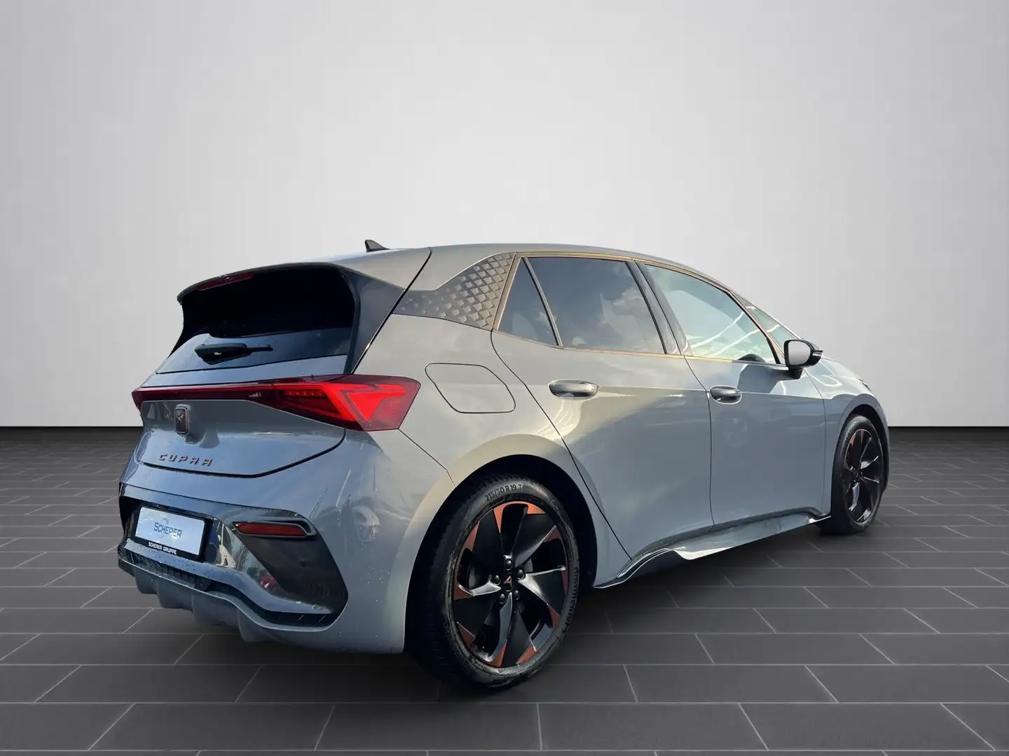 CUPRA Born 62kWh BELOW ZERO PILOT PAKET M+ Grau - 2