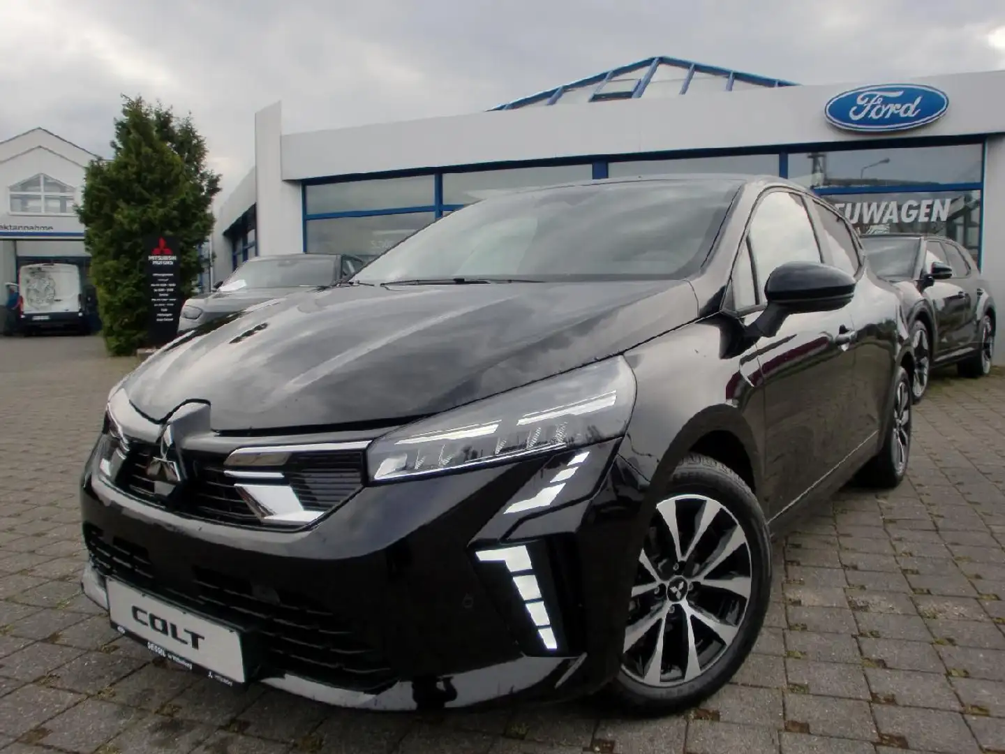 Mitsubishi Colt Plus Schwarz - 1