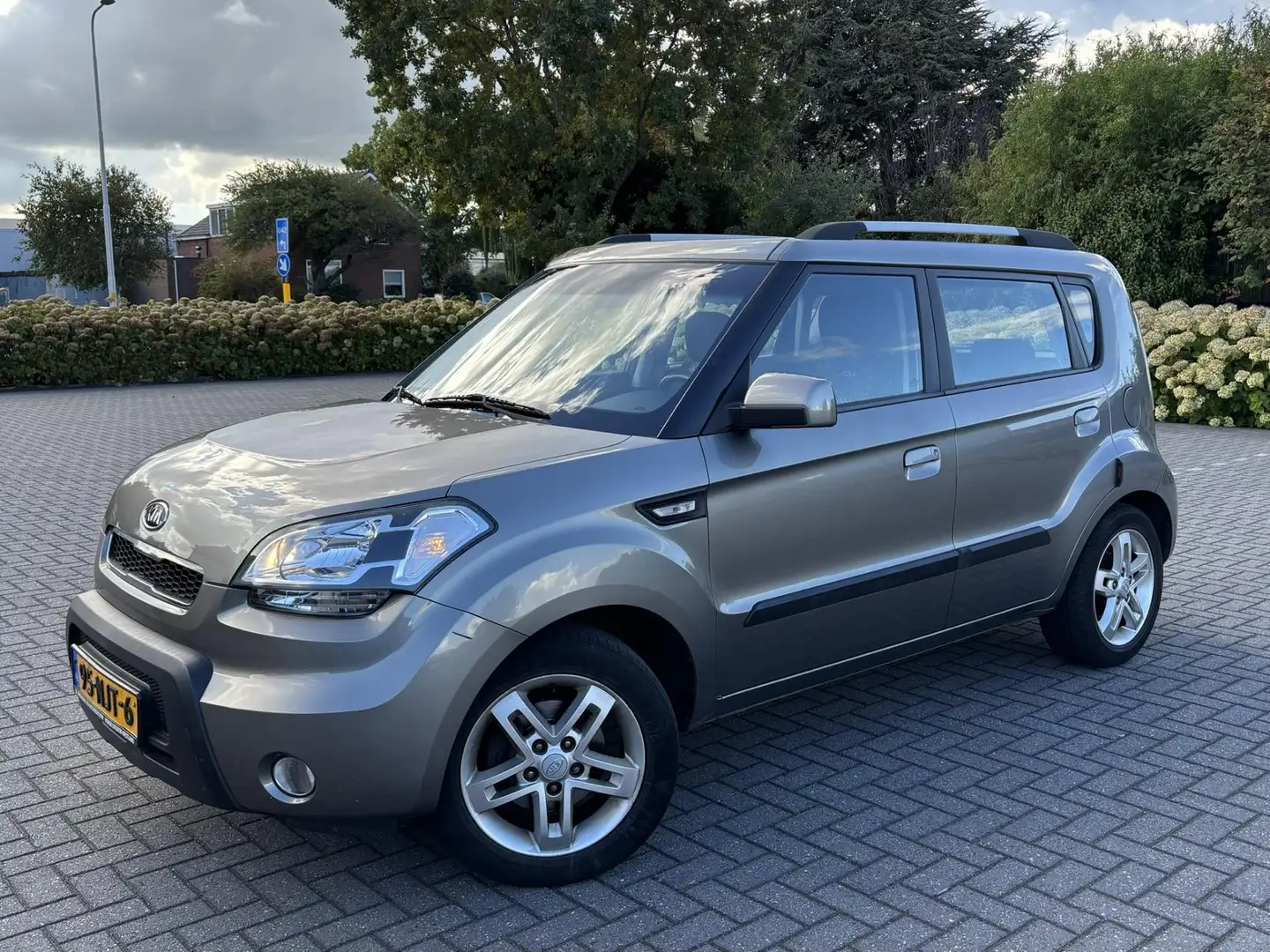 Kia Soul 1.6 X-tra | Airco | Camera achter | Full map navi Grau - 1