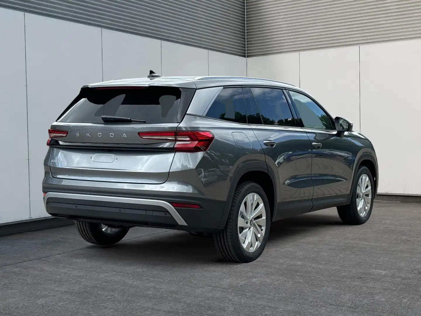 Skoda Kodiaq Selection DSG+NAVI+19'' ALU+ACC+KAMERA 1.5TSI m... Gris - 2