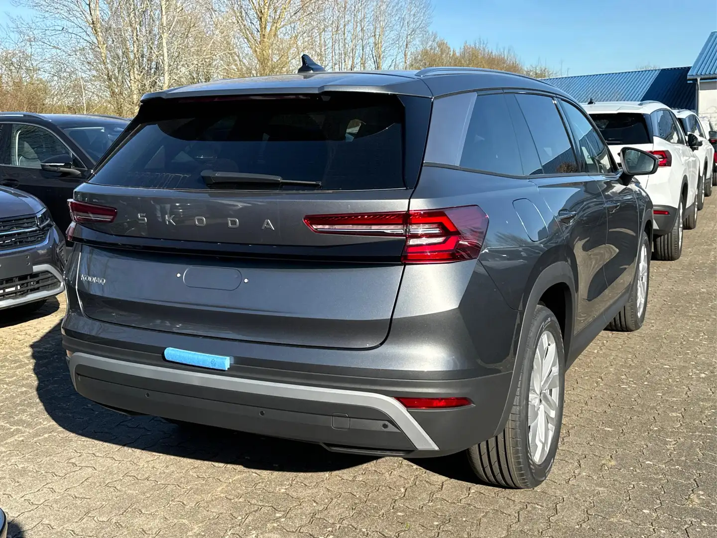 Skoda Kodiaq Selection DSG+NAVI+19'' ALU+ACC+KAMERA 1.5TSI m... Grau - 2