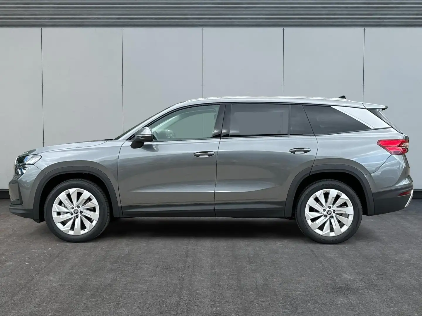 Skoda Kodiaq Selection DSG+NAVI+19'' ALU+ACC+KAMERA 1.5TSI m... Gris - 1