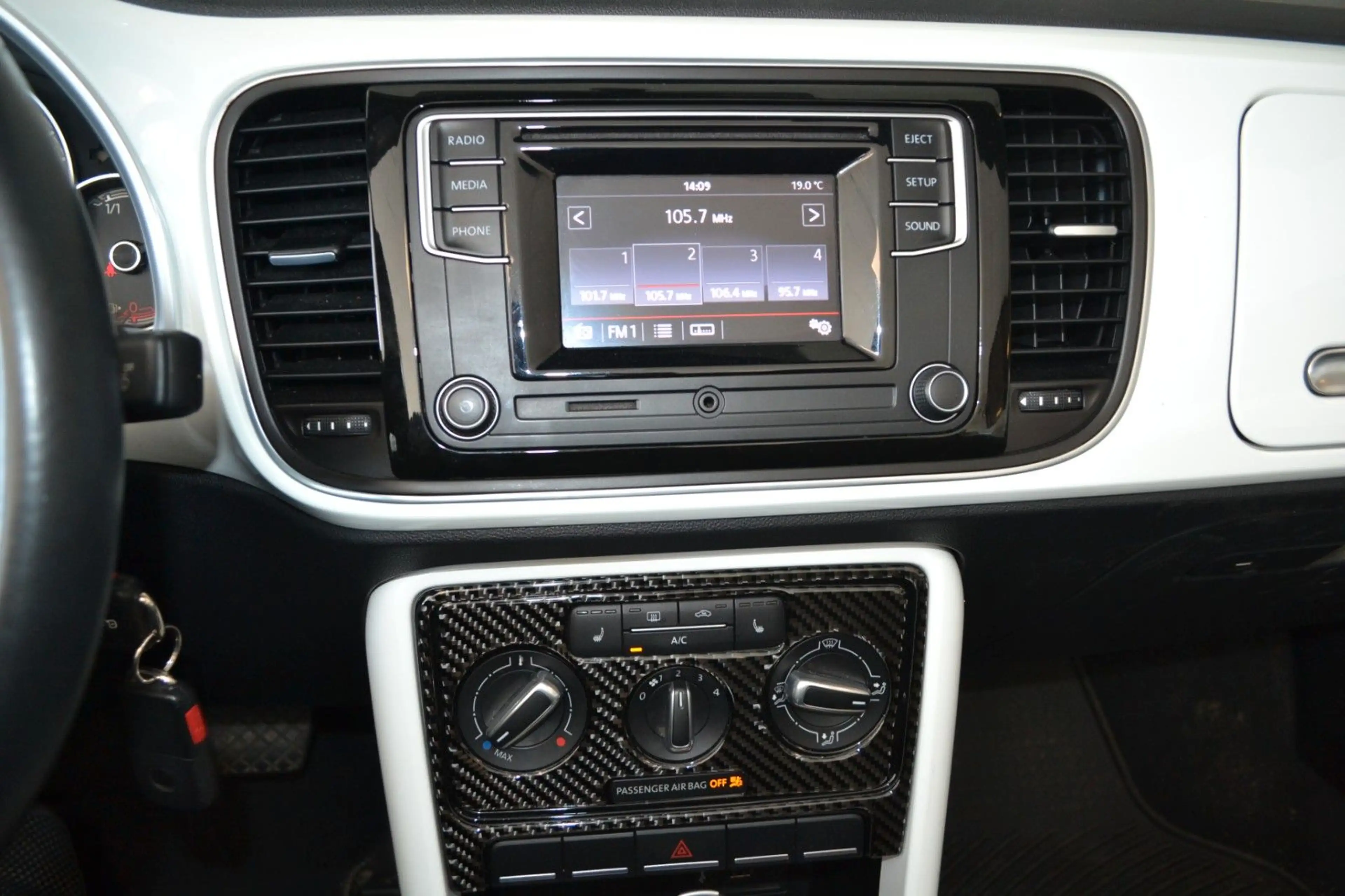 Volkswagen Beetle Cabriolet 2,0 TSI  BMT/Start-Stopp — photo 8
