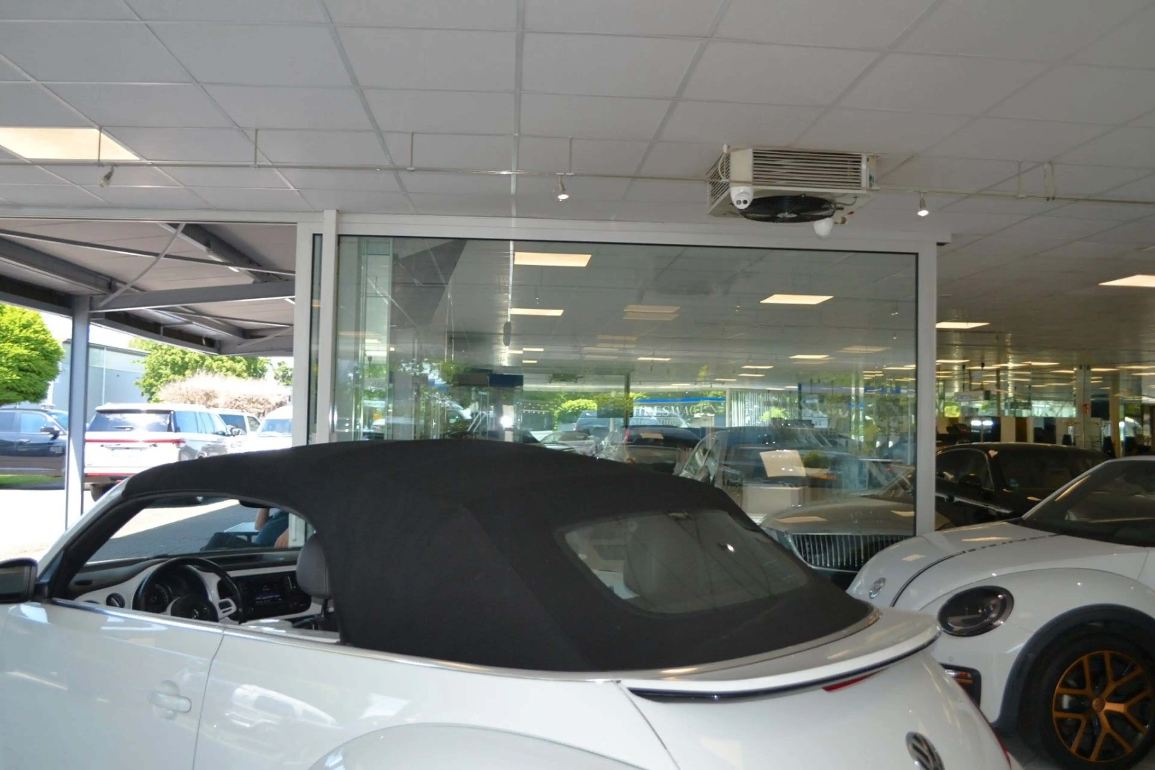 Volkswagen Beetle Cabriolet 2,0 TSI  BMT/Start-Stopp — photo 15