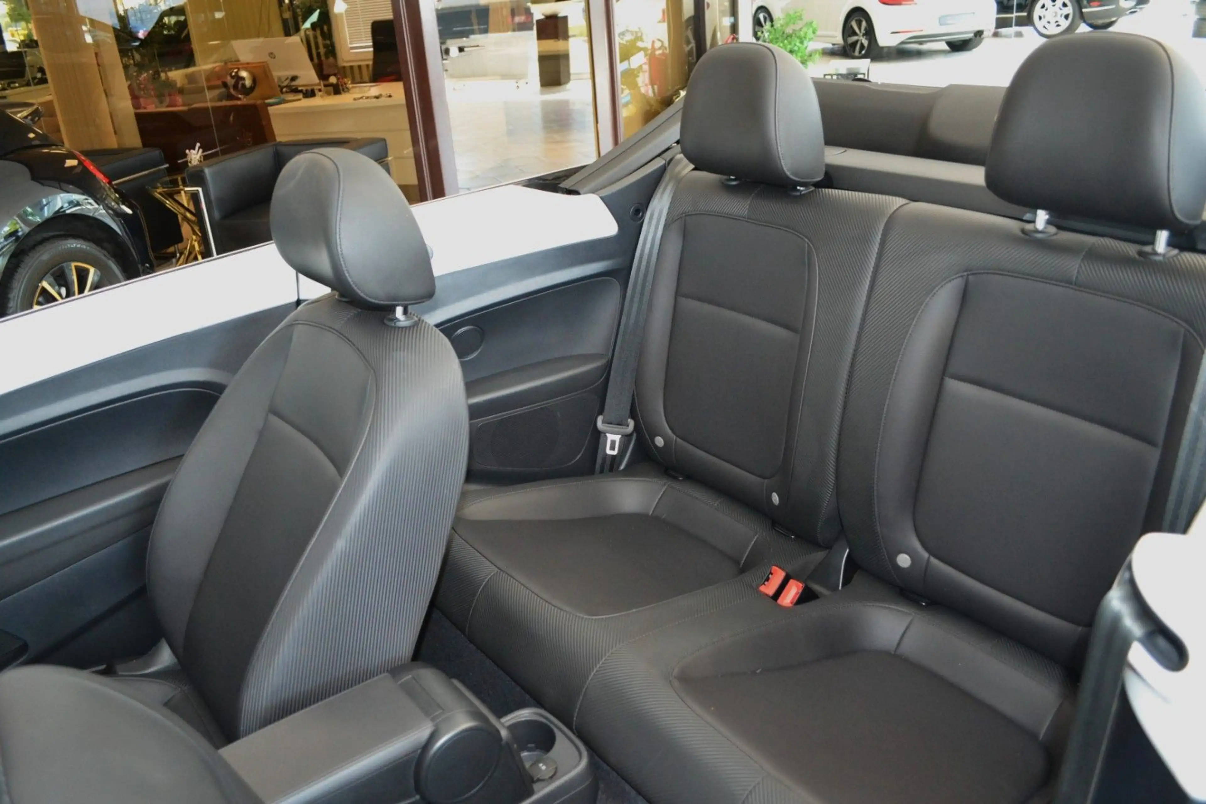 Volkswagen Beetle Cabriolet 2,0 TSI  BMT/Start-Stopp — photo 7