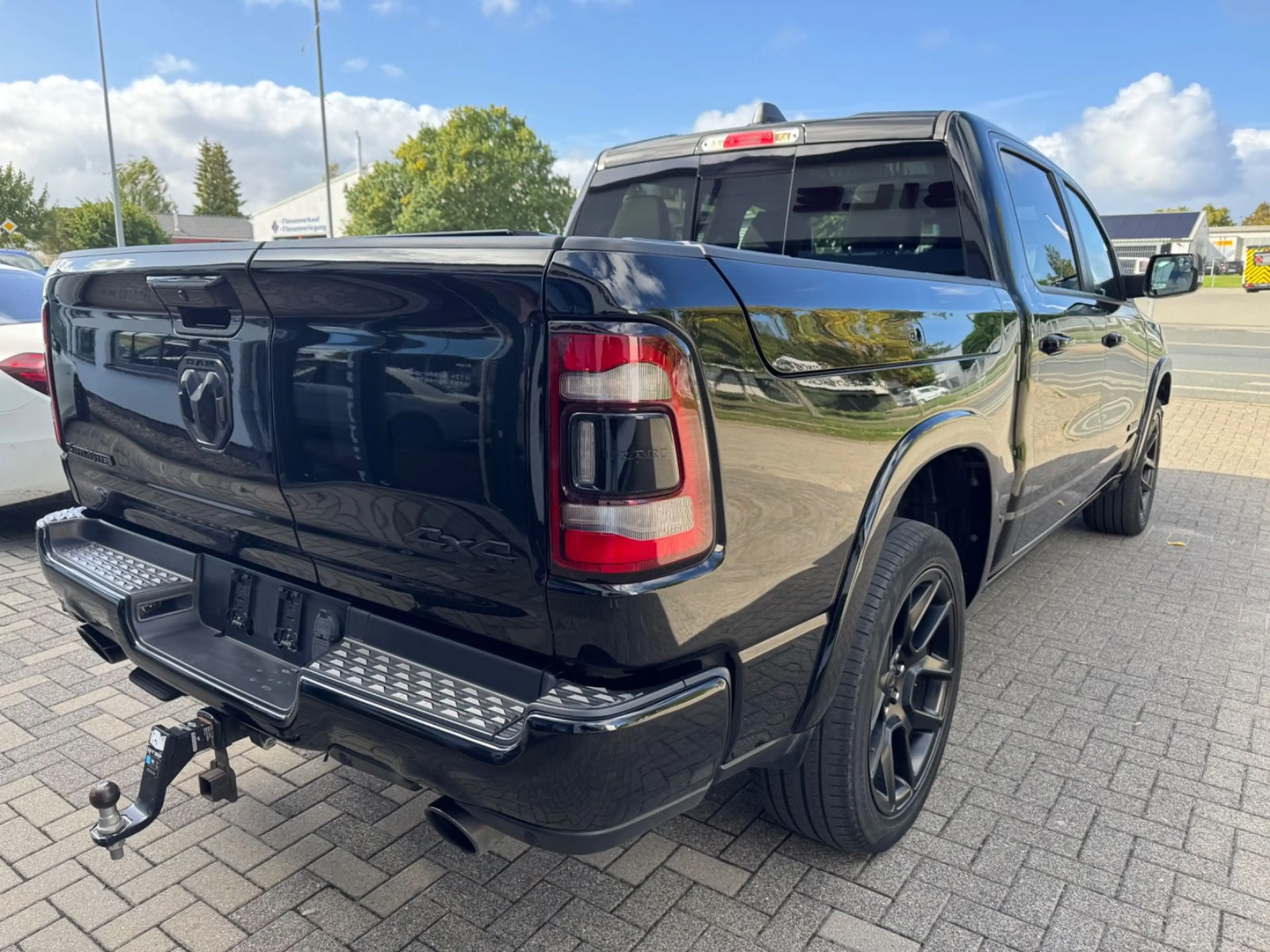 Dodge RAM 1500 5.7 V8/LARAMIE NIGHT/PANO/AHK/NAVI/VOLL — photo 5