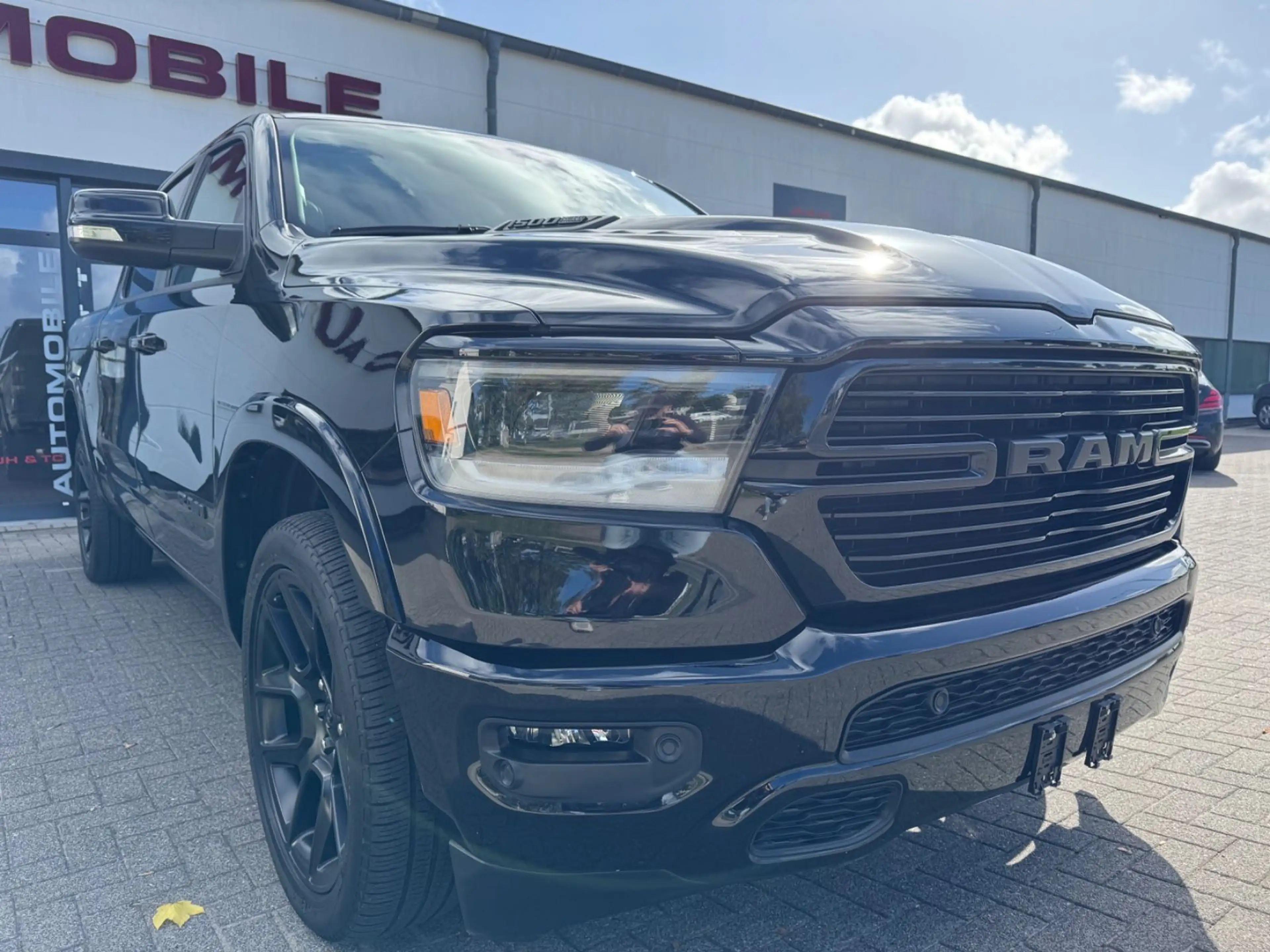 Dodge RAM 1500 5.7 V8/LARAMIE NIGHT/PANO/AHK/NAVI/VOLL — photo 2