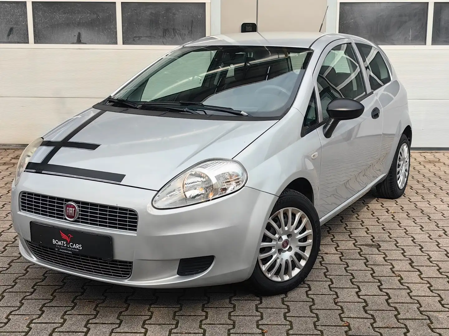 Fiat Grande Panda Punto 1.2 8V POP KLIMA|MFL|ZR NEU|TÜV NEU| Silber - 1