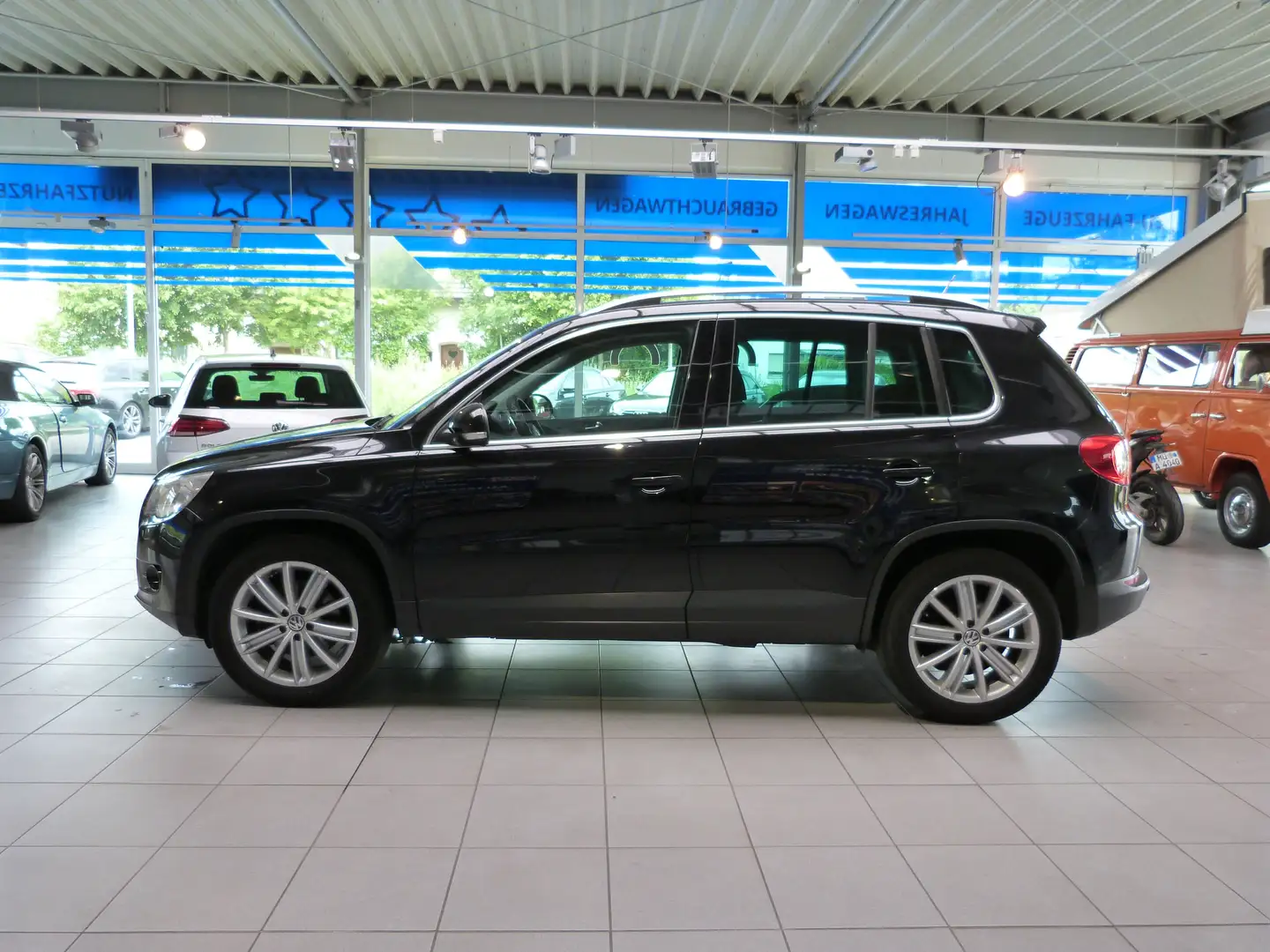 Volkswagen Tiguan Sport Schwarz - 2