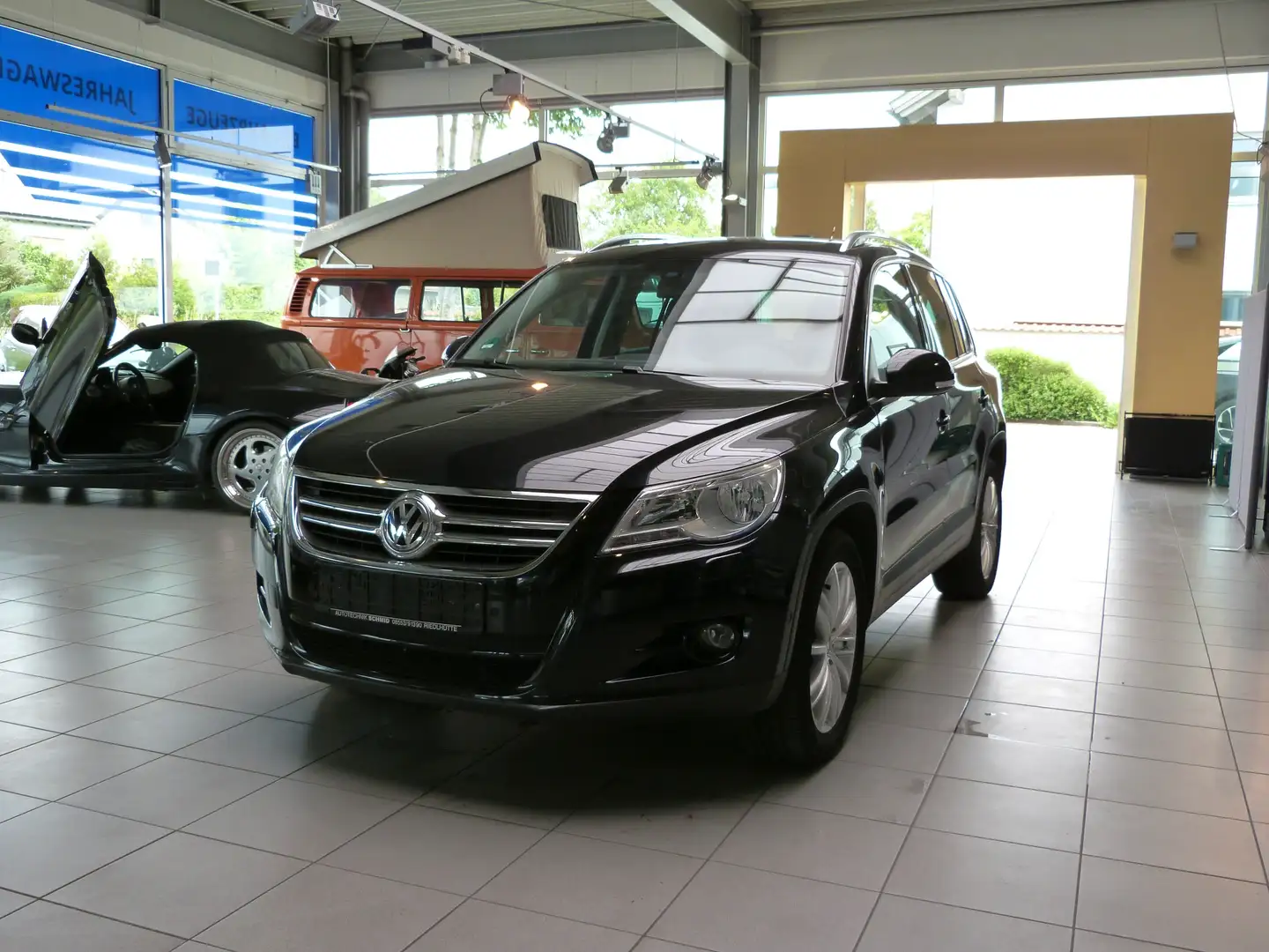 Volkswagen Tiguan Sport Schwarz - 1