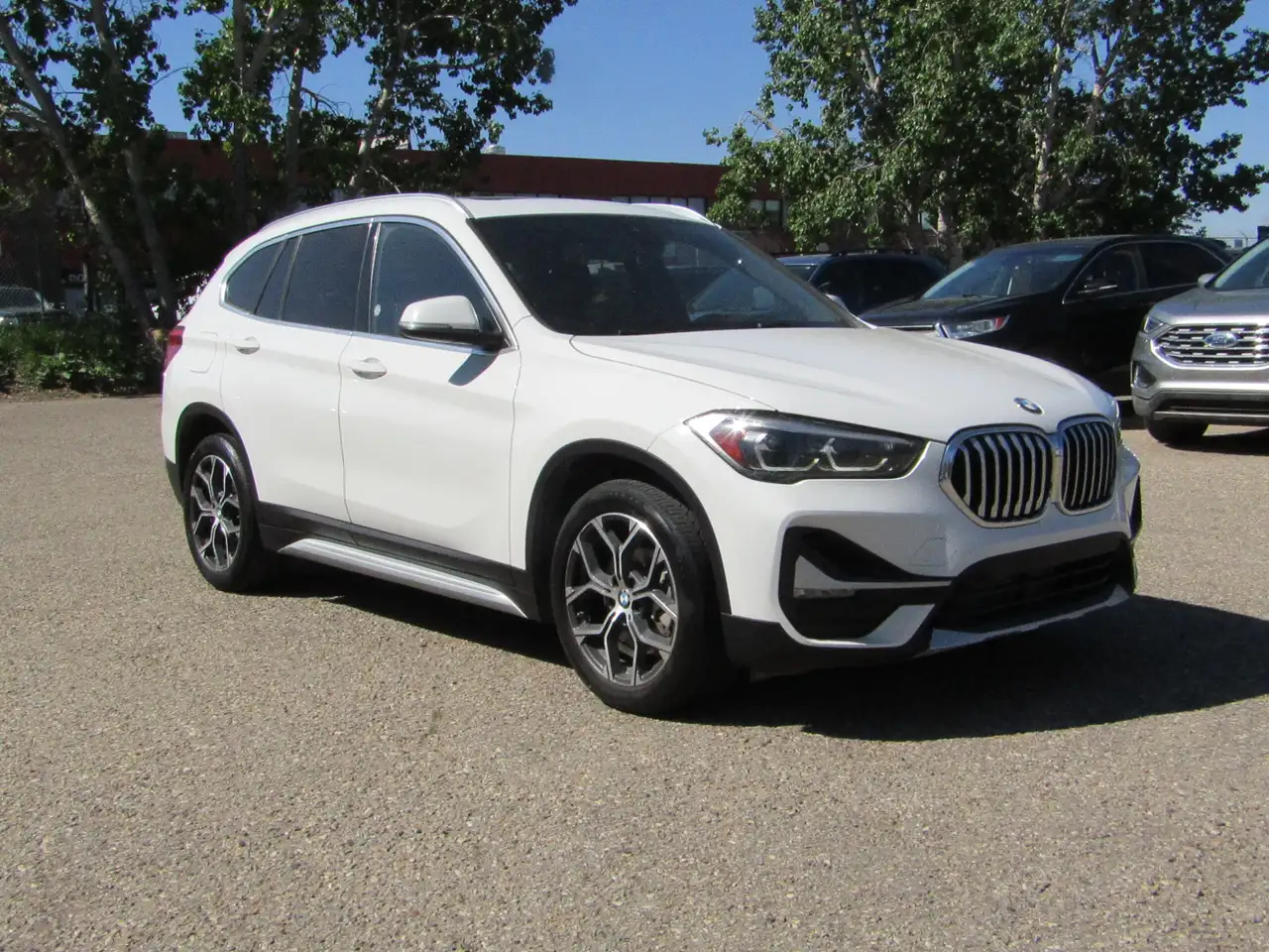 BMW X1 снимка BMW X1