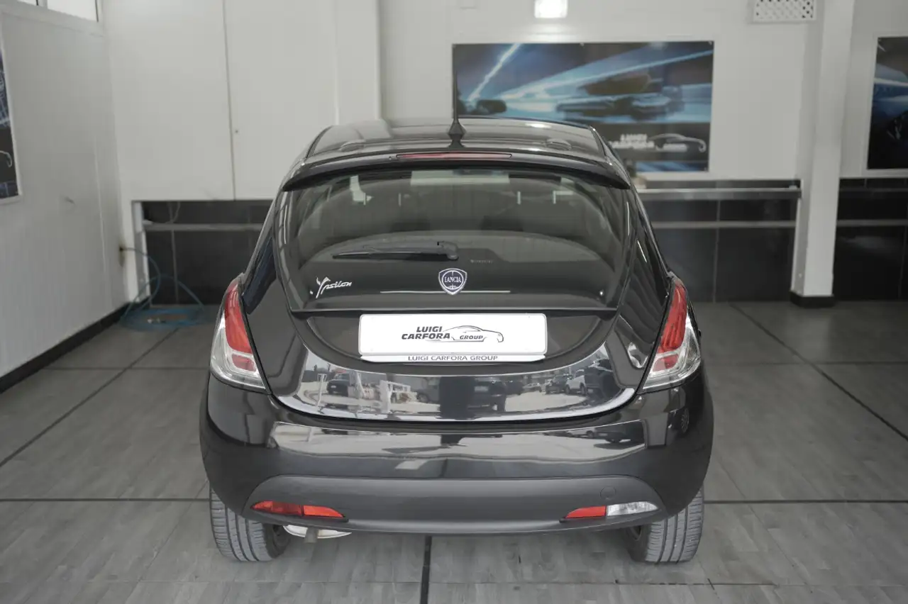 Lancia Ypsilon 2023 — фото 17