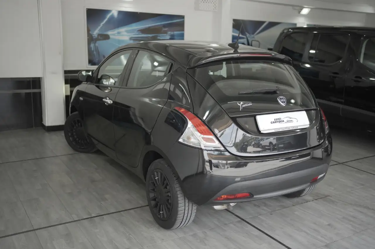 Lancia Ypsilon 2023 — фото 18