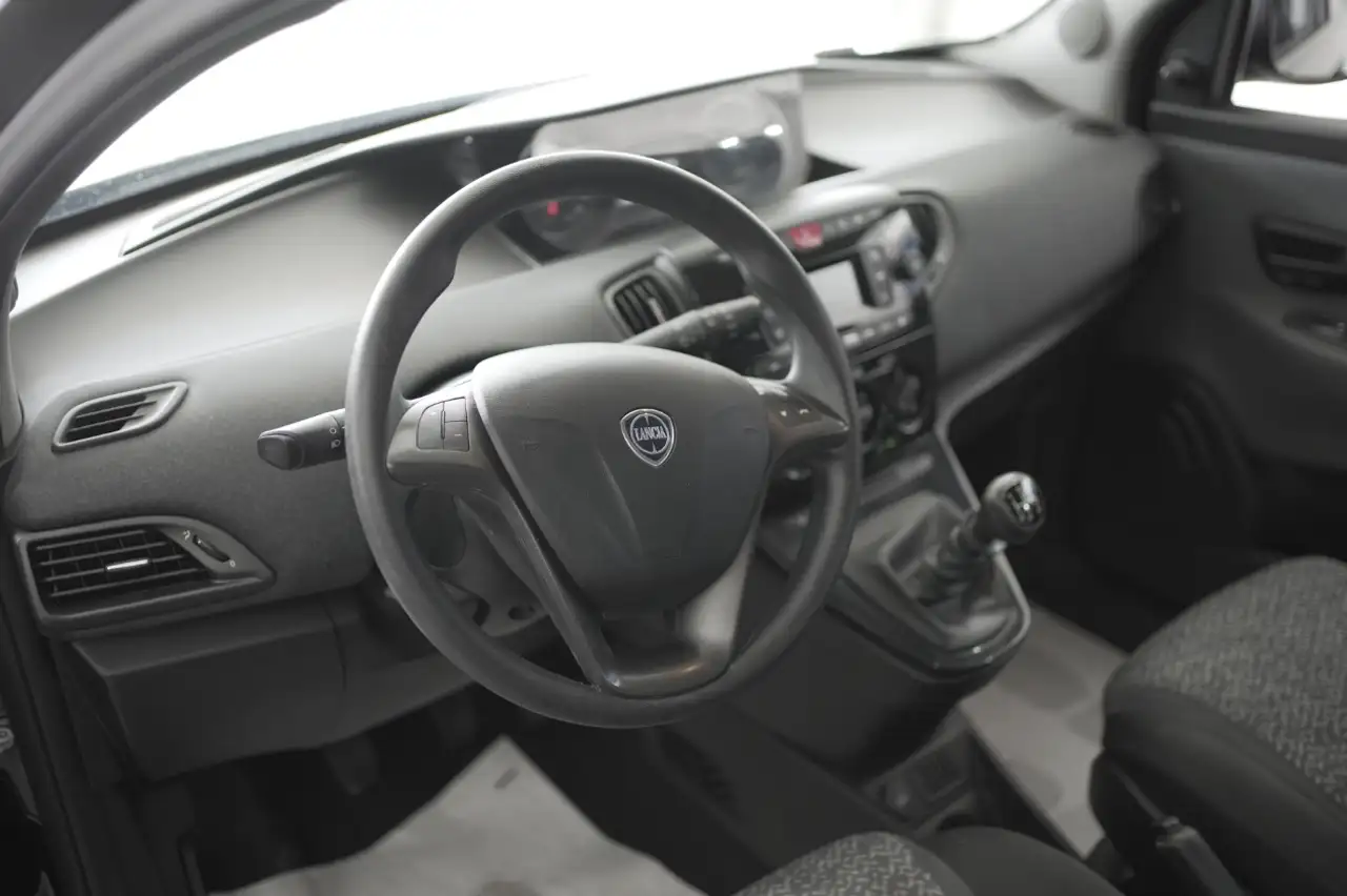 Lancia Ypsilon 2023