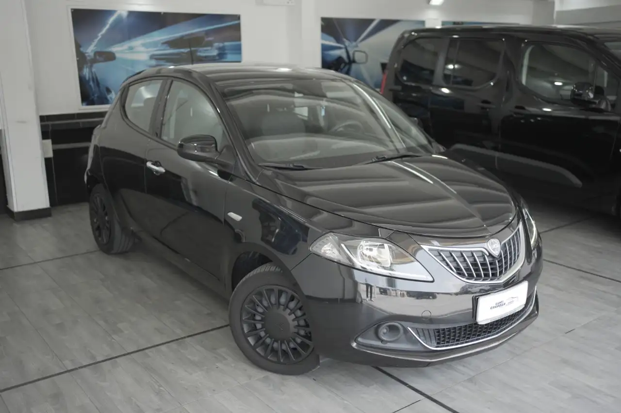 Lancia Ypsilon 2023