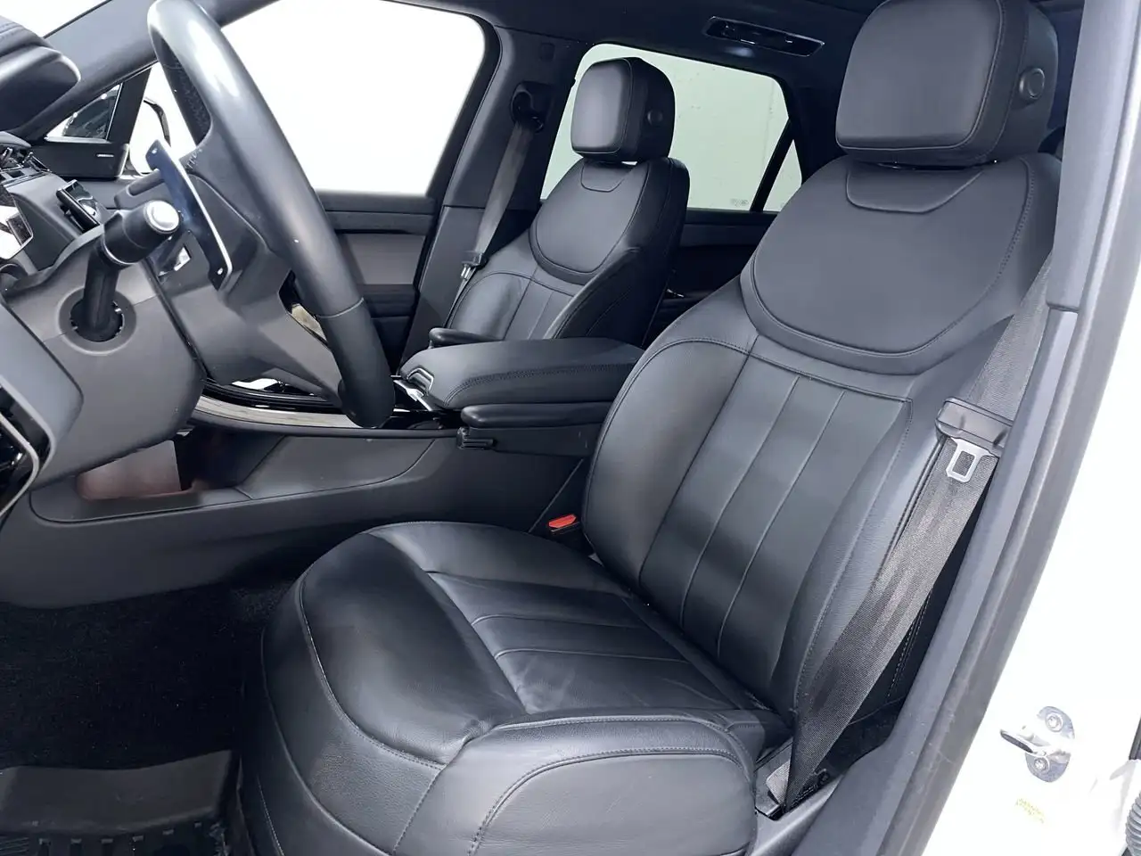 Land Rover Range Rover Sport снимка Land Rover Range Rover Sport