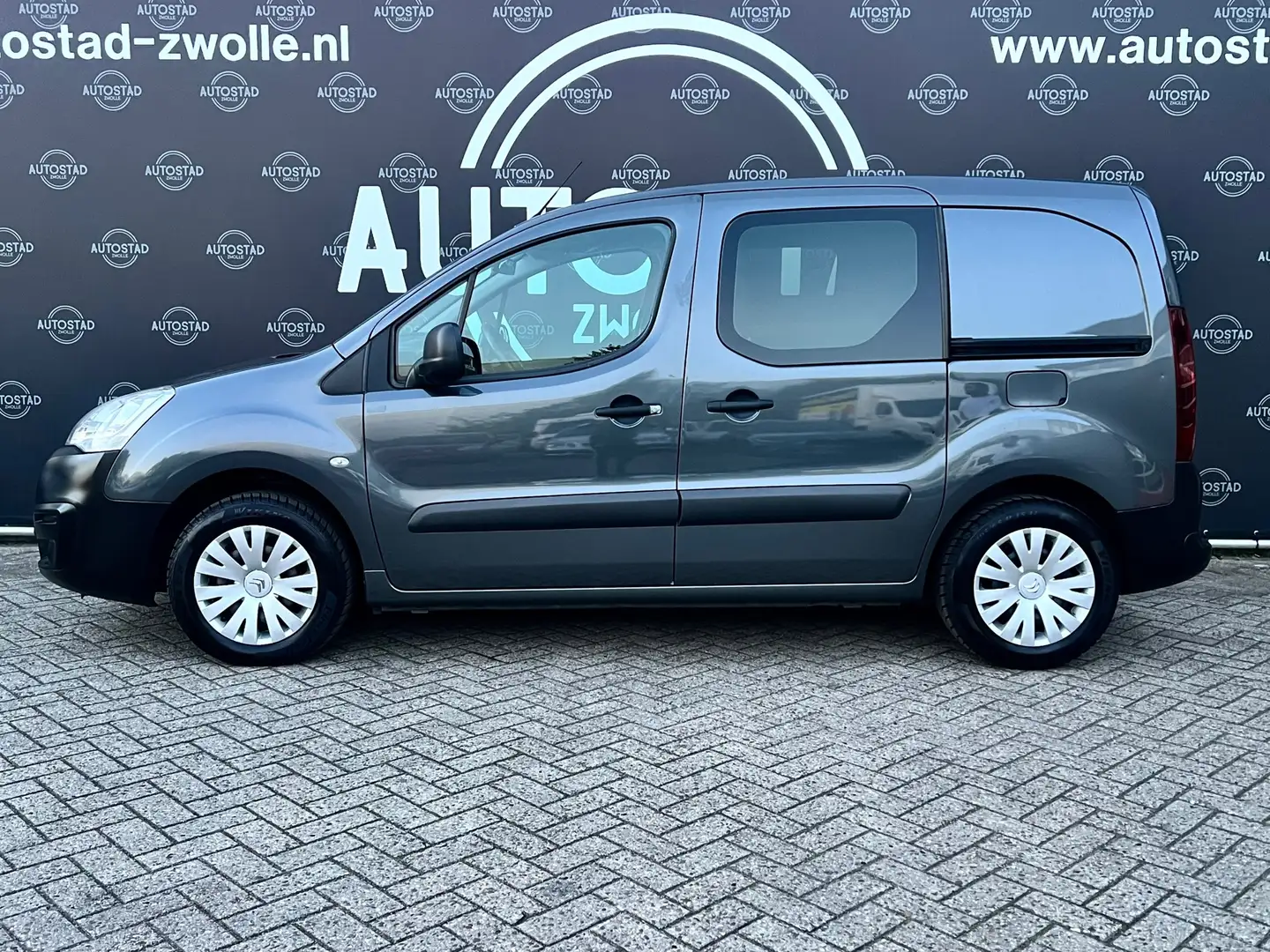 Citroen Berlingo 1.6 BlueHDI 100 Business Economy S&S MARGE Automaa Grijs - 2