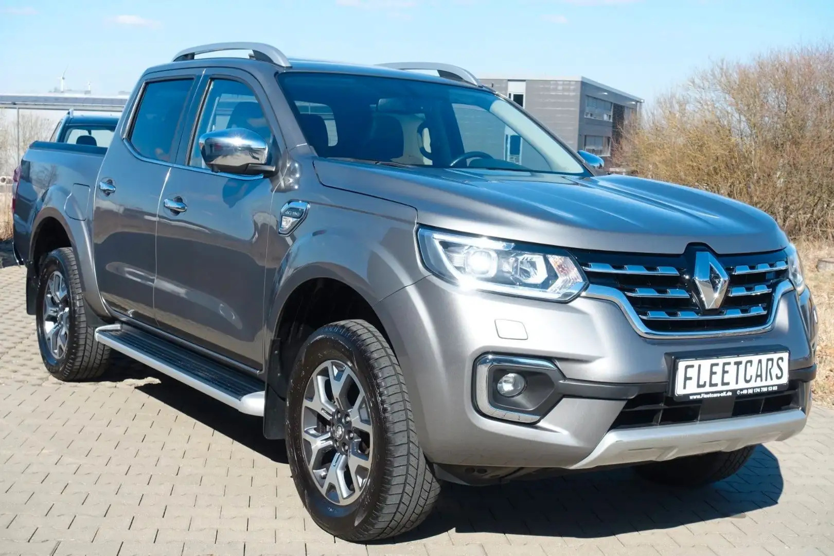 Nissan Navara Renault Alaskan Intens Double Cab 4x4 Automatik Grau - 2