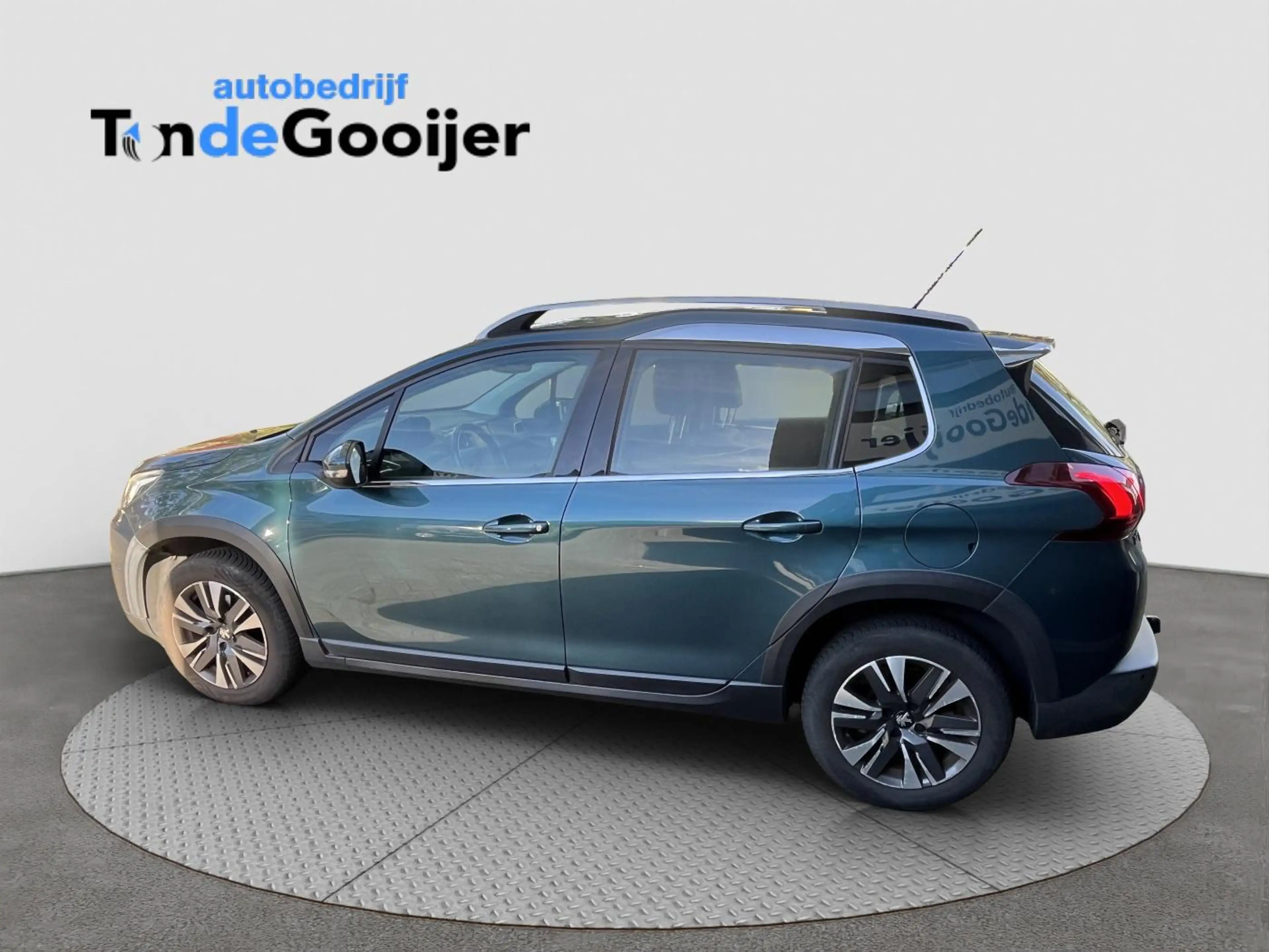 Peugeot 2008 1.2 PureTech Allure | CLIMA | NAV. | CAMERA | TREK — photo 5