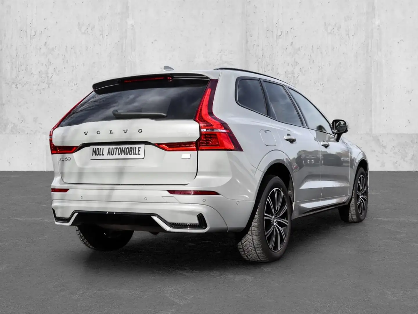 Volvo XC60 Plus Dark Recharge Plug-In Hybrid AWD T8 Twin Engi Grau - 2
