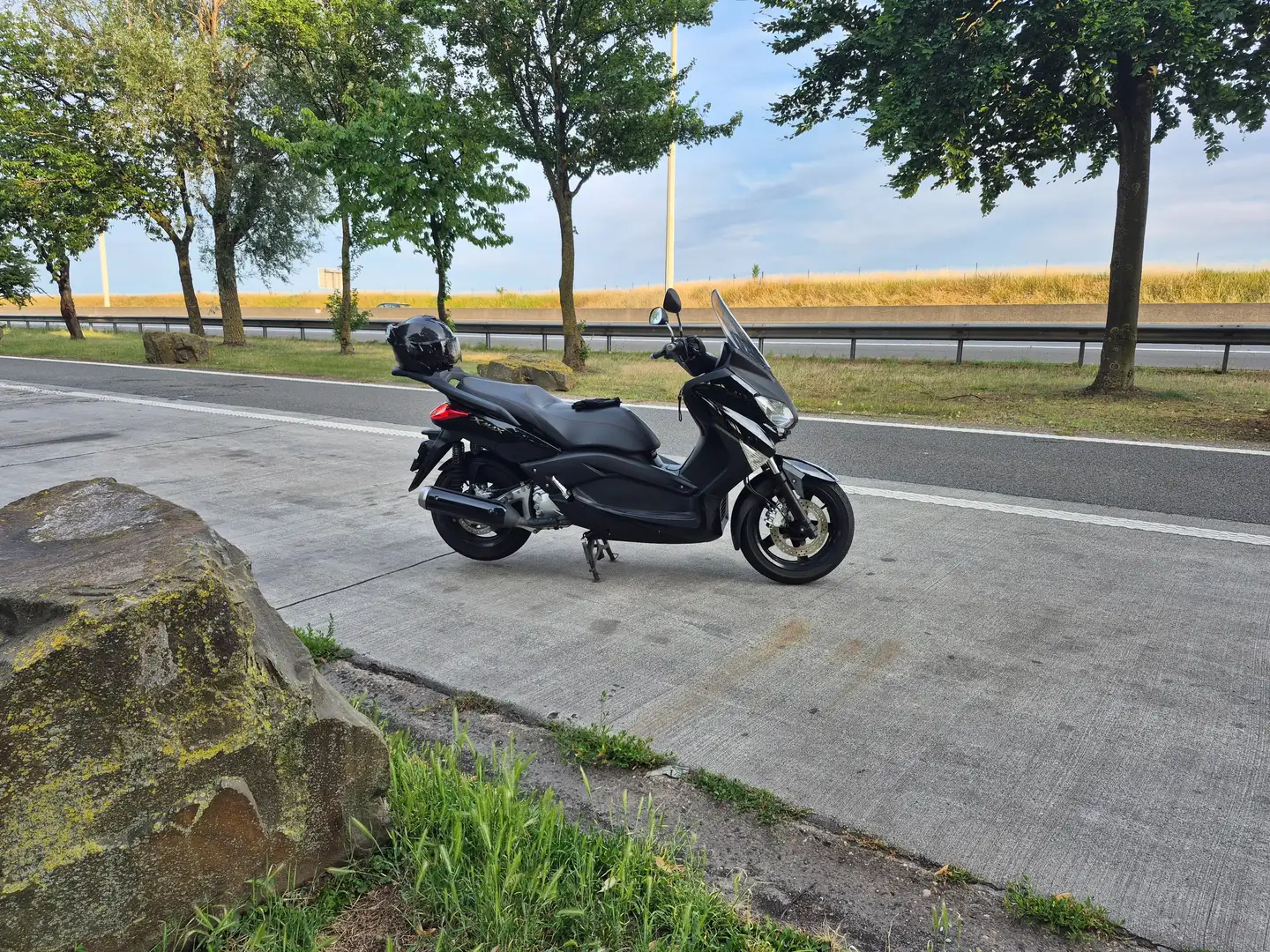 Yamaha X-Max 250 Black Edition Black - 2
