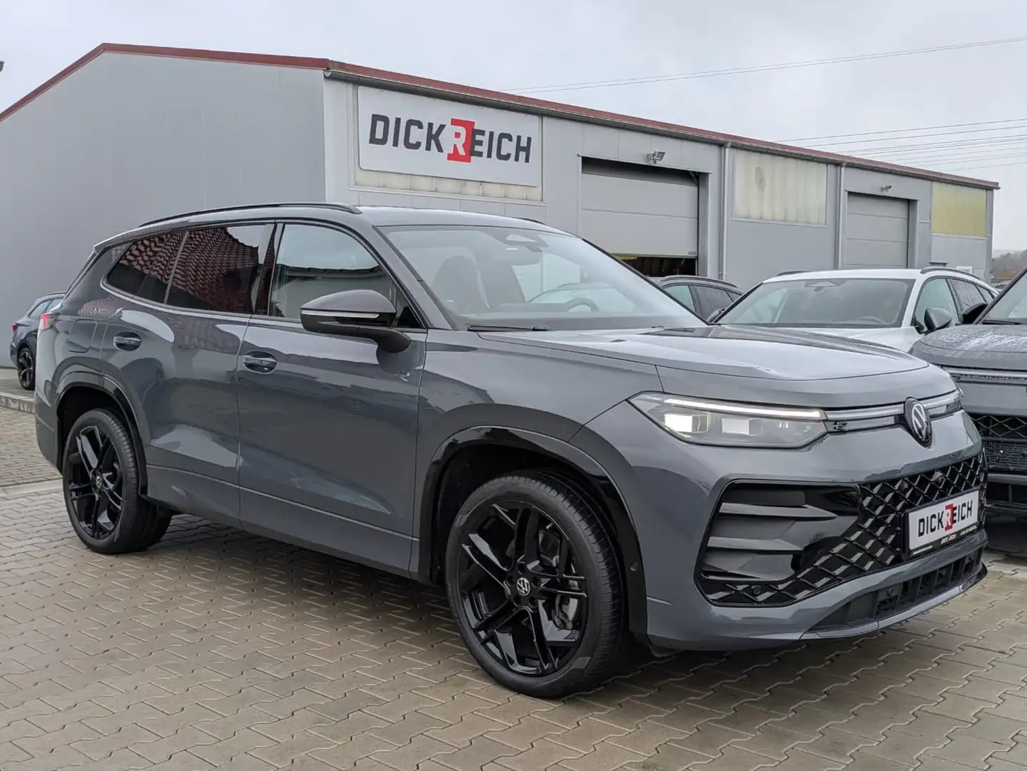 Volkswagen Tayron 2.0 TDI 4M R-Line BLACK*7Si*MATRIX*PANO Gris - 1