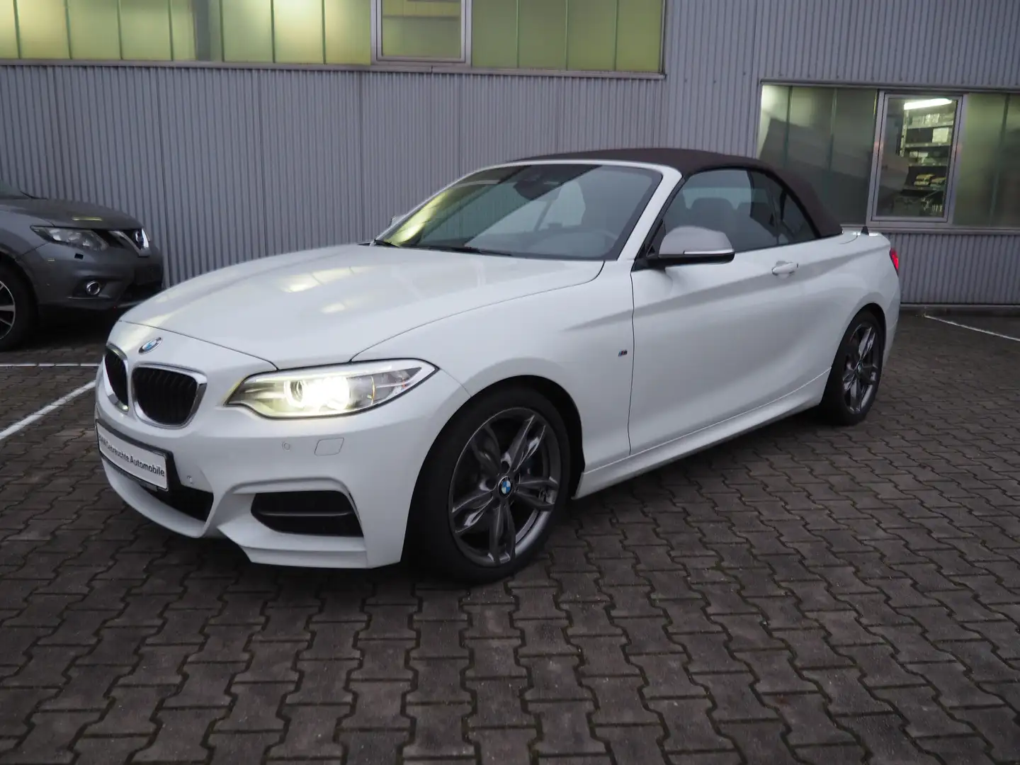 BMW 235 M235i Cabrio Sport-Aut.*Harman/Kardon*Navi* Weiß - 2