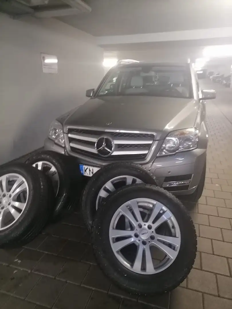 Mercedes-Benz GLK 220 GLK 220 CDI DPF 4Matic BlueEFFICIENCY 7G-TRONIC SP srebrna - 1