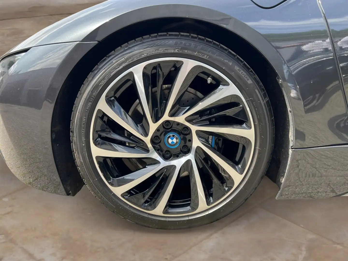 BMW i8 Coupe Navi Prof. Head-Up + GARANTIE Grau - 2