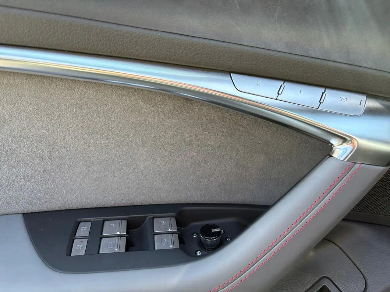 Audi S6 снимка Audi S6