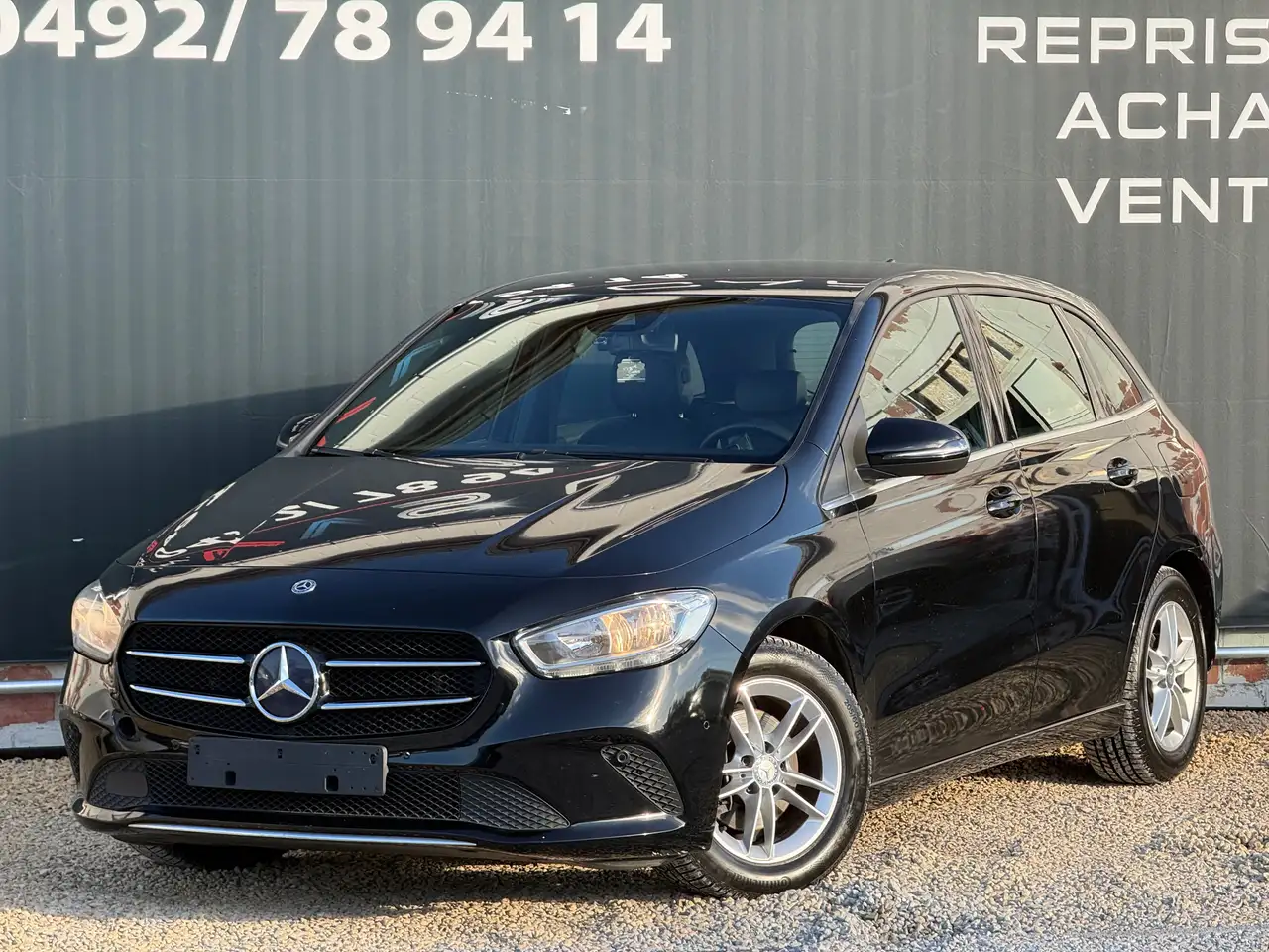 Mercedes-Benz B 180