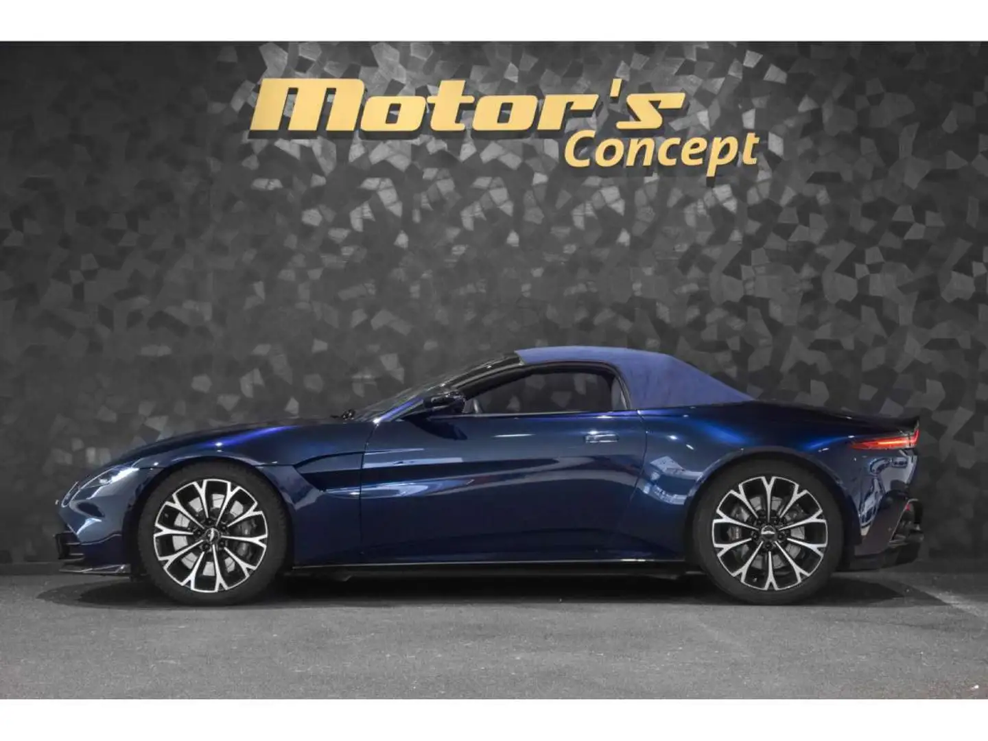 Aston Martin V8 Vantage  ROADSTER - Ultramarine Black Bleu - 2