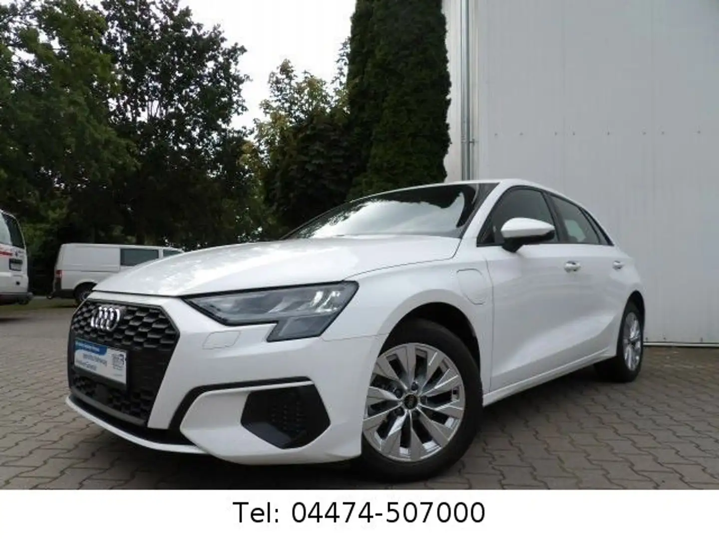 Audi A3 40 TFSIe e-tron 204PS Sportsitze Bang&Olufson Weiß - 1