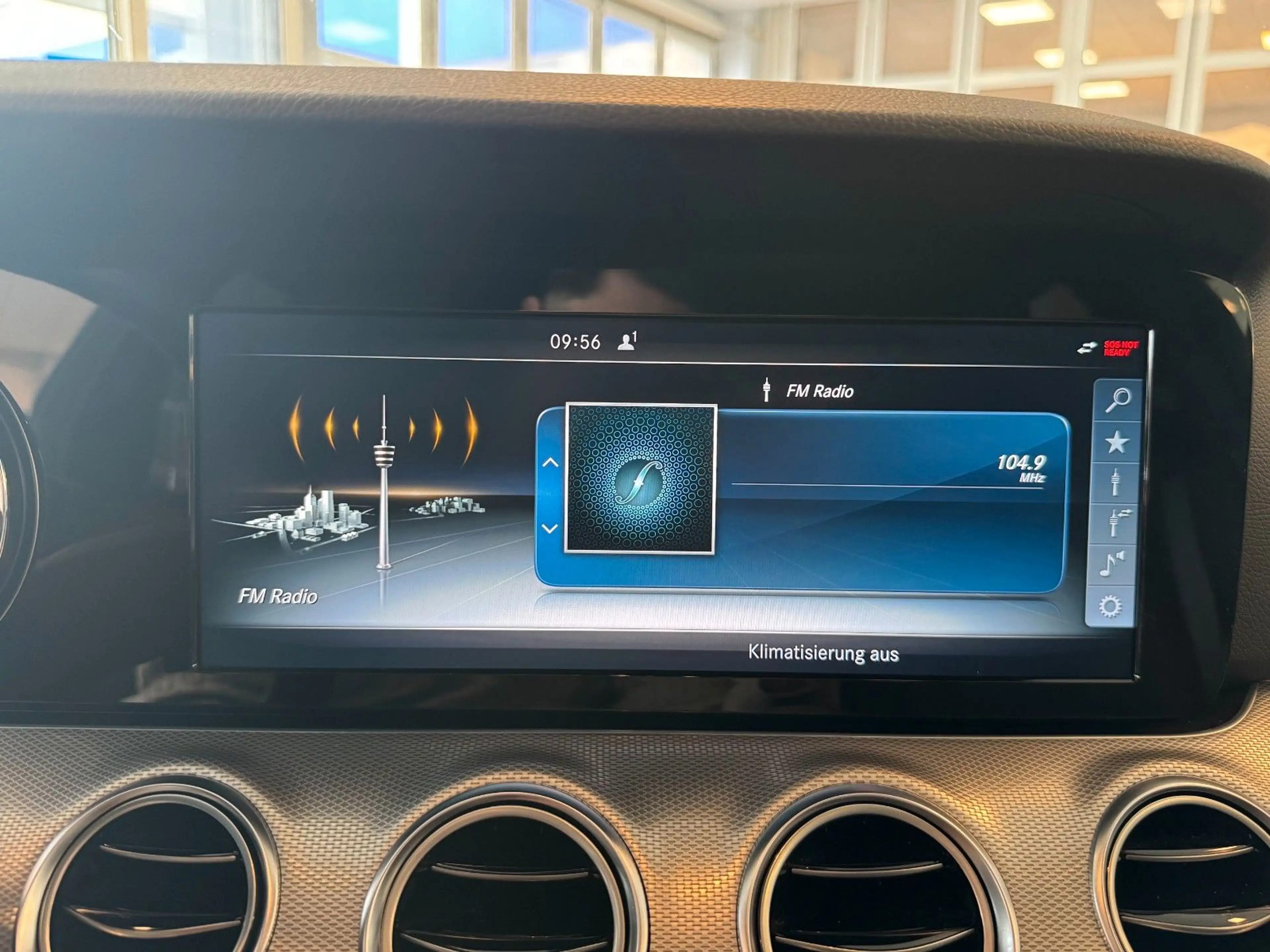 Mercedes-Benz E 200 T AVA 9G-Tr LED SHZ Rü-Ka CarPlay Ambiente — photo 27
