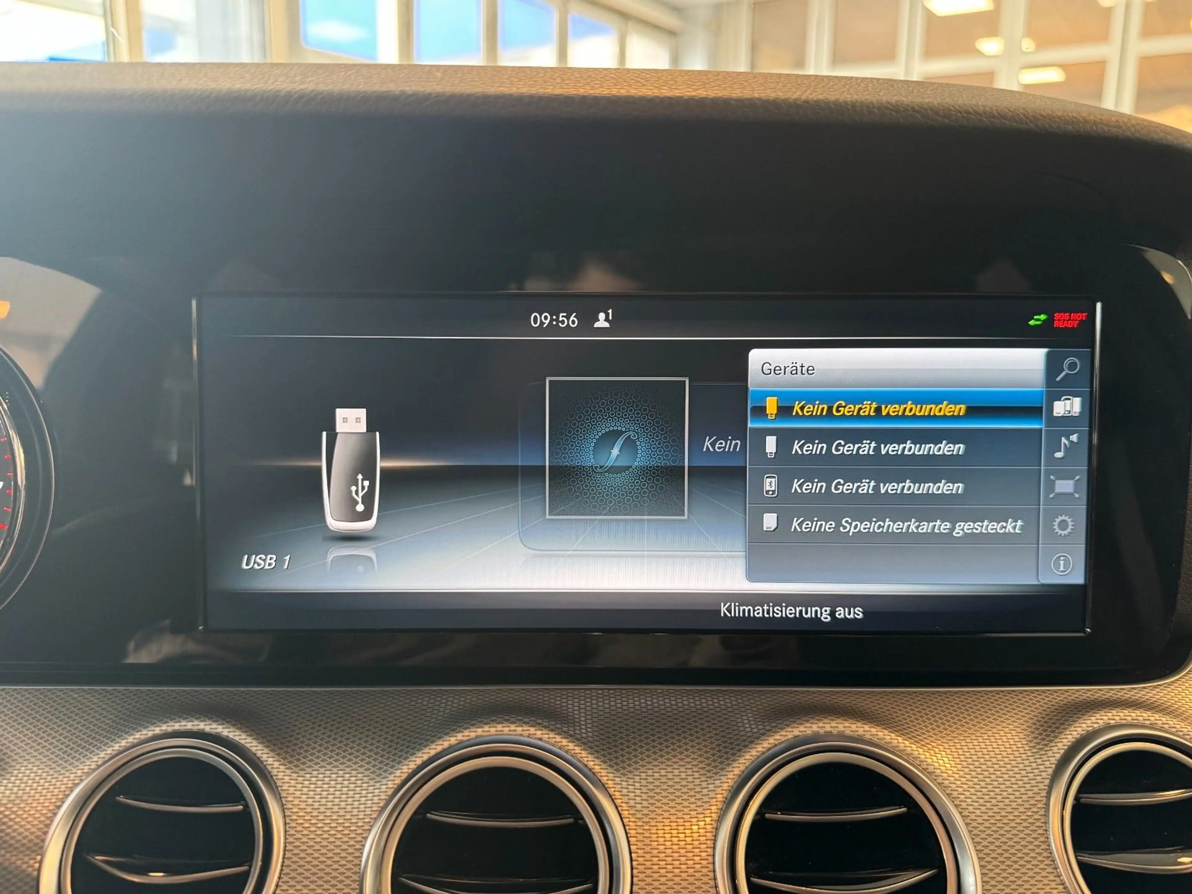 Mercedes-Benz E 200 T AVA 9G-Tr LED SHZ Rü-Ka CarPlay Ambiente — photo 28