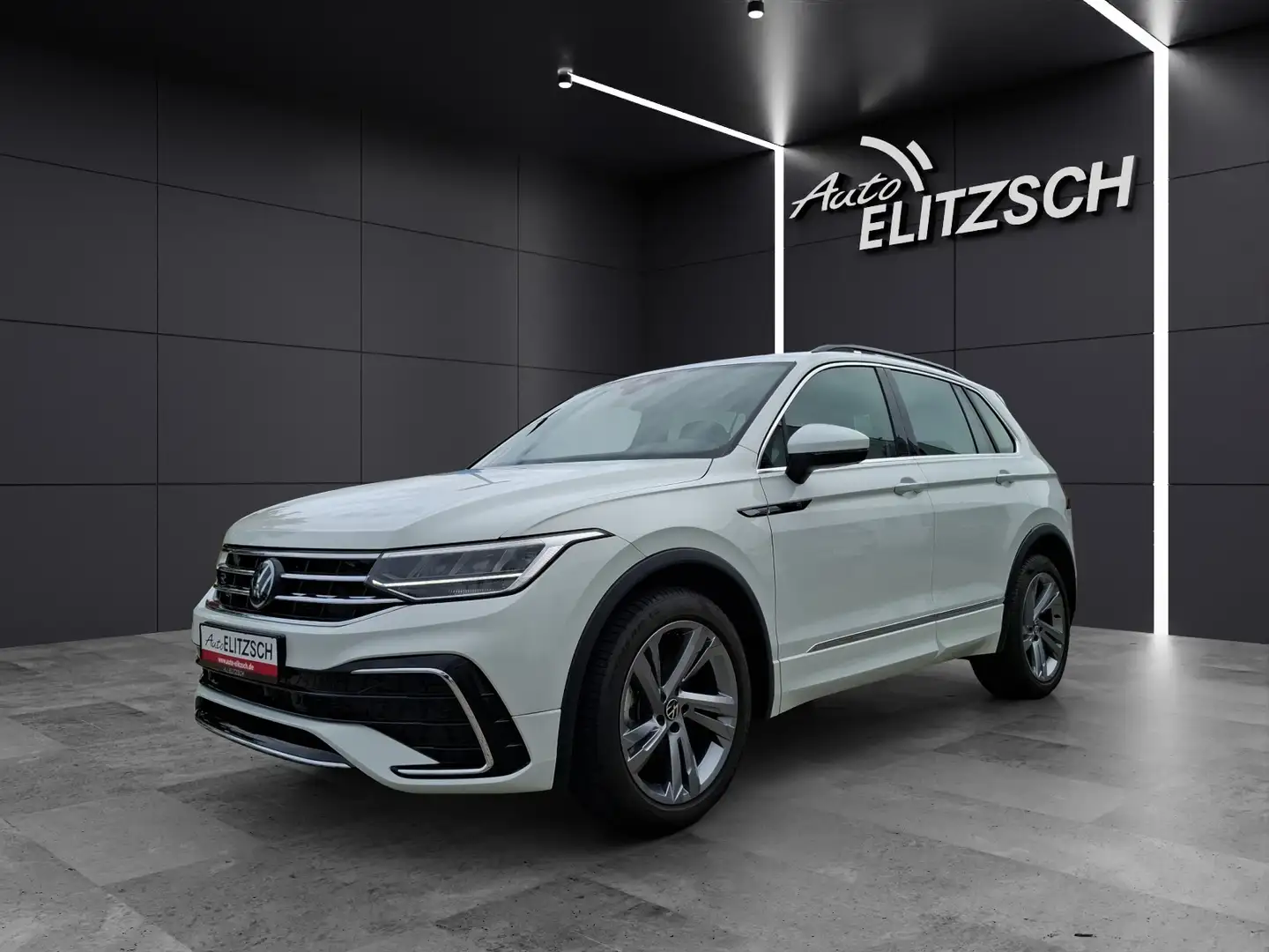 Volkswagen Tiguan R-Line TSI DSG LED ACC SH LRHzg 19" AID PDC App... Weiß - 2