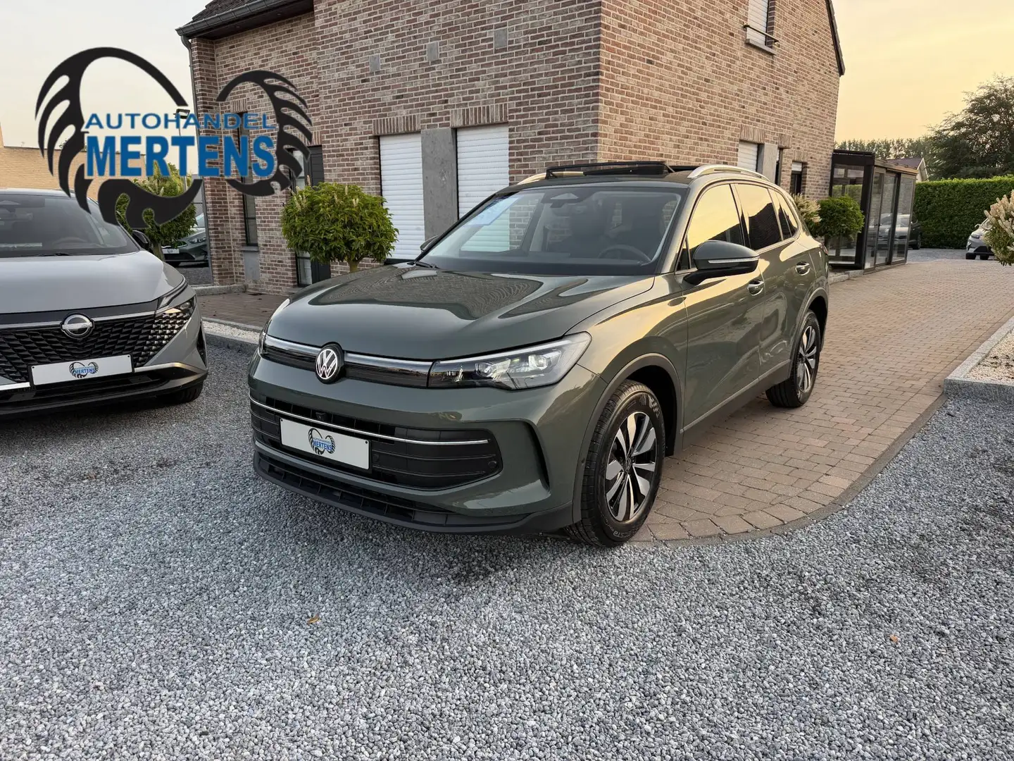 VOLKSWAGEN Tiguan
