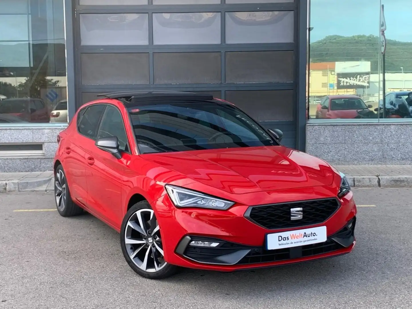 SEAT Leon 1.5 eTSI 110kW DSG-7 S&S FR Rojo - 2