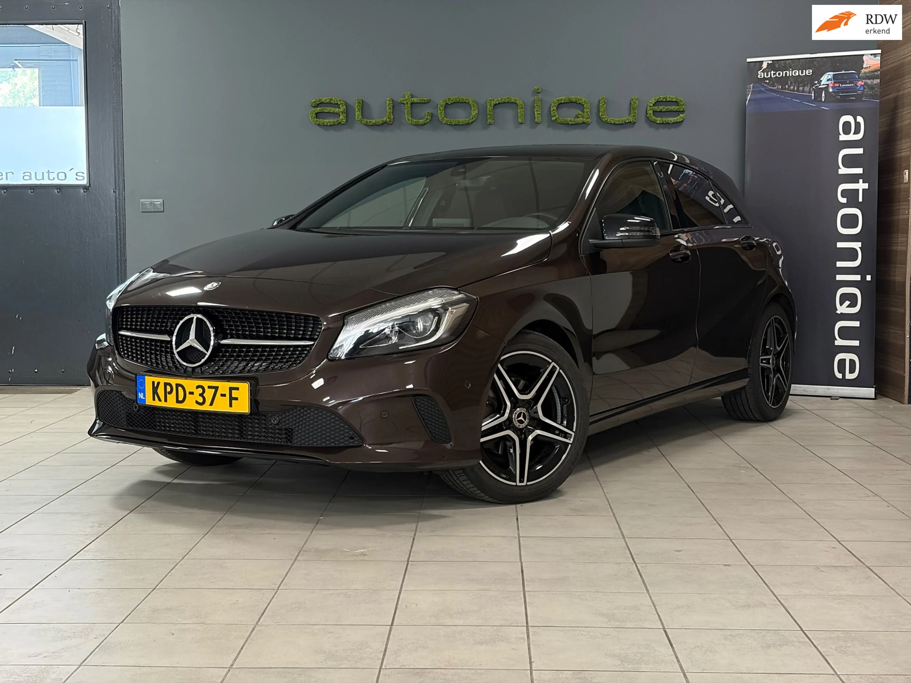 Mercedes-Benz A 200 A200|LED|CarPlay|Camera|Cruise|AMG-velgen|Night Pa