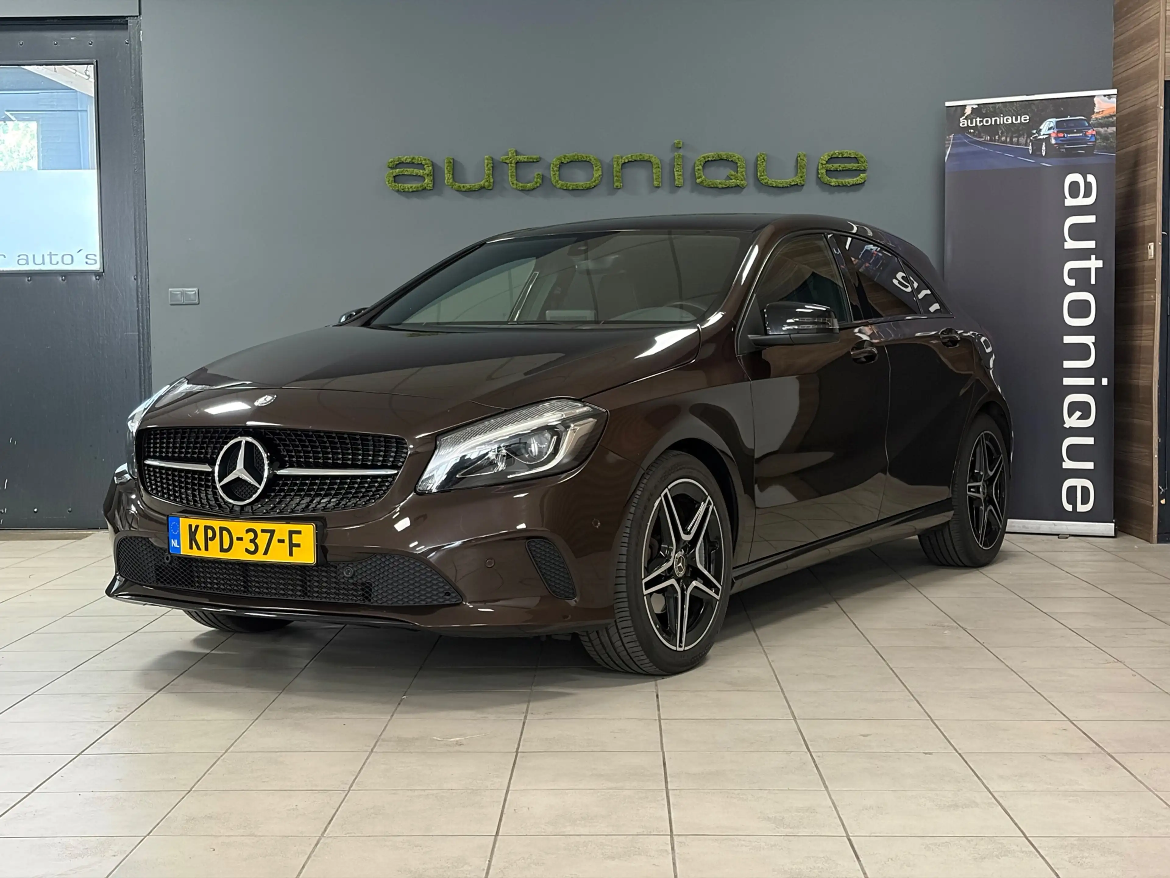 Mercedes-Benz A 200 A200|LED|CarPlay|Camera|Cruise|AMG-velgen|Night Pa — photo 2
