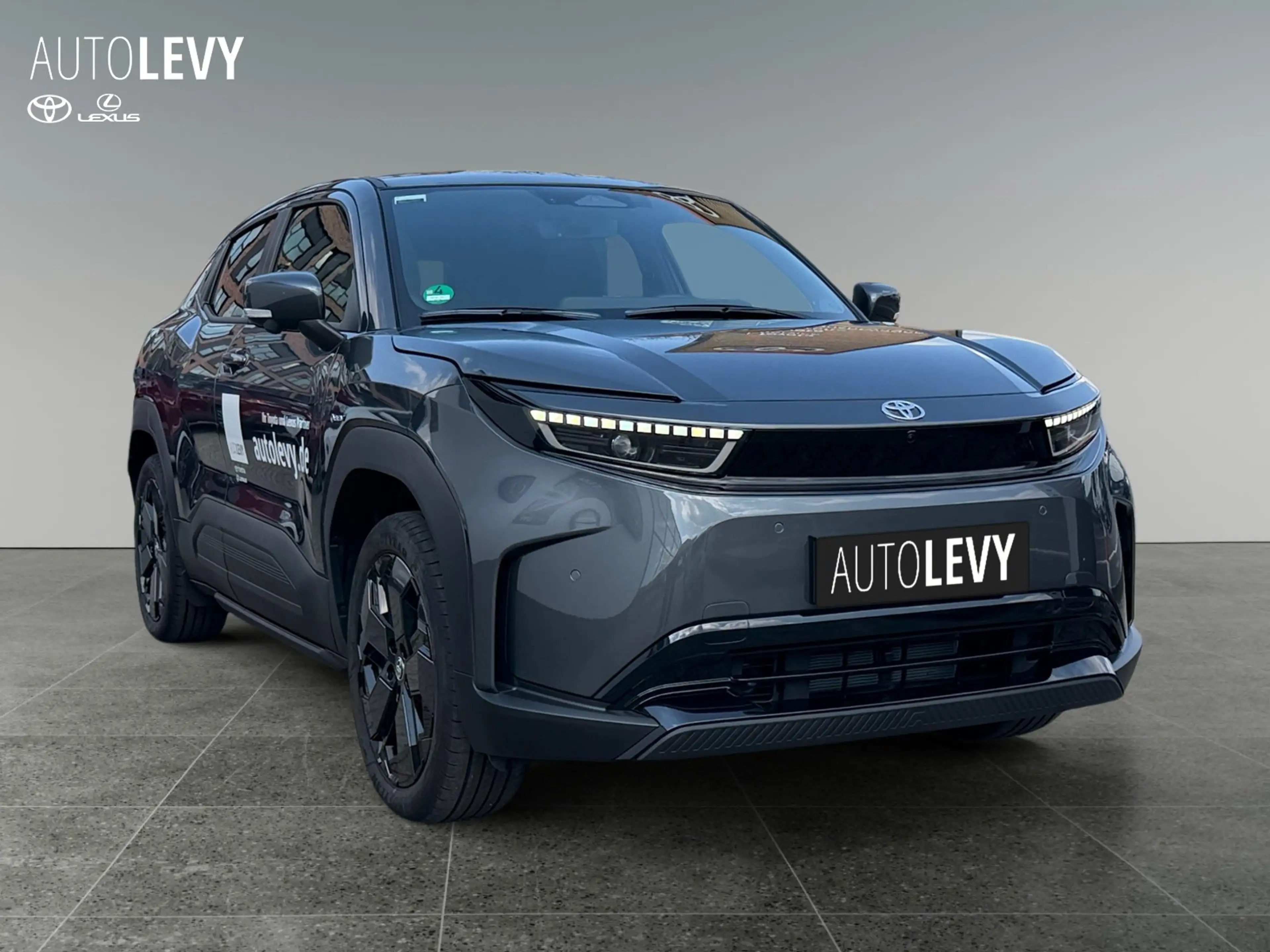 Toyota Urban Cruiser BEV 4x2 Lounge 128 kW AUT+Kamera+360+ACC+Pano — photo 8