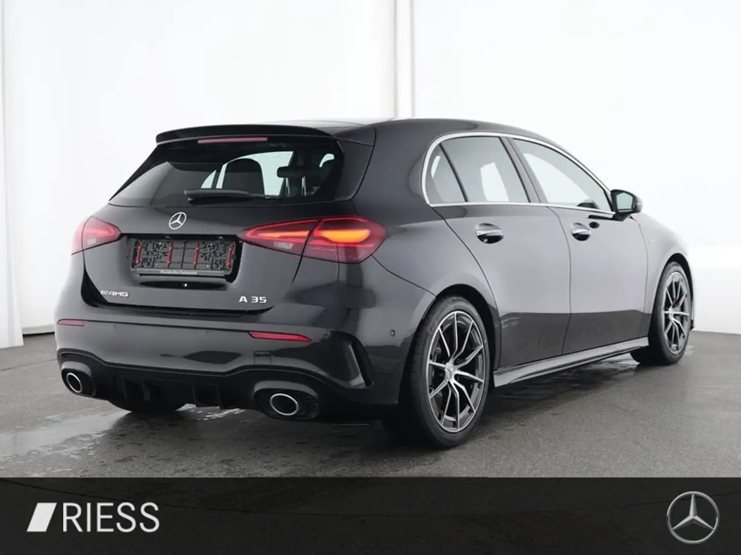 Mercedes-Benz A 35 AMG 4MATIC Kompaktlimousine AUT DynLicht Schwarz - 2