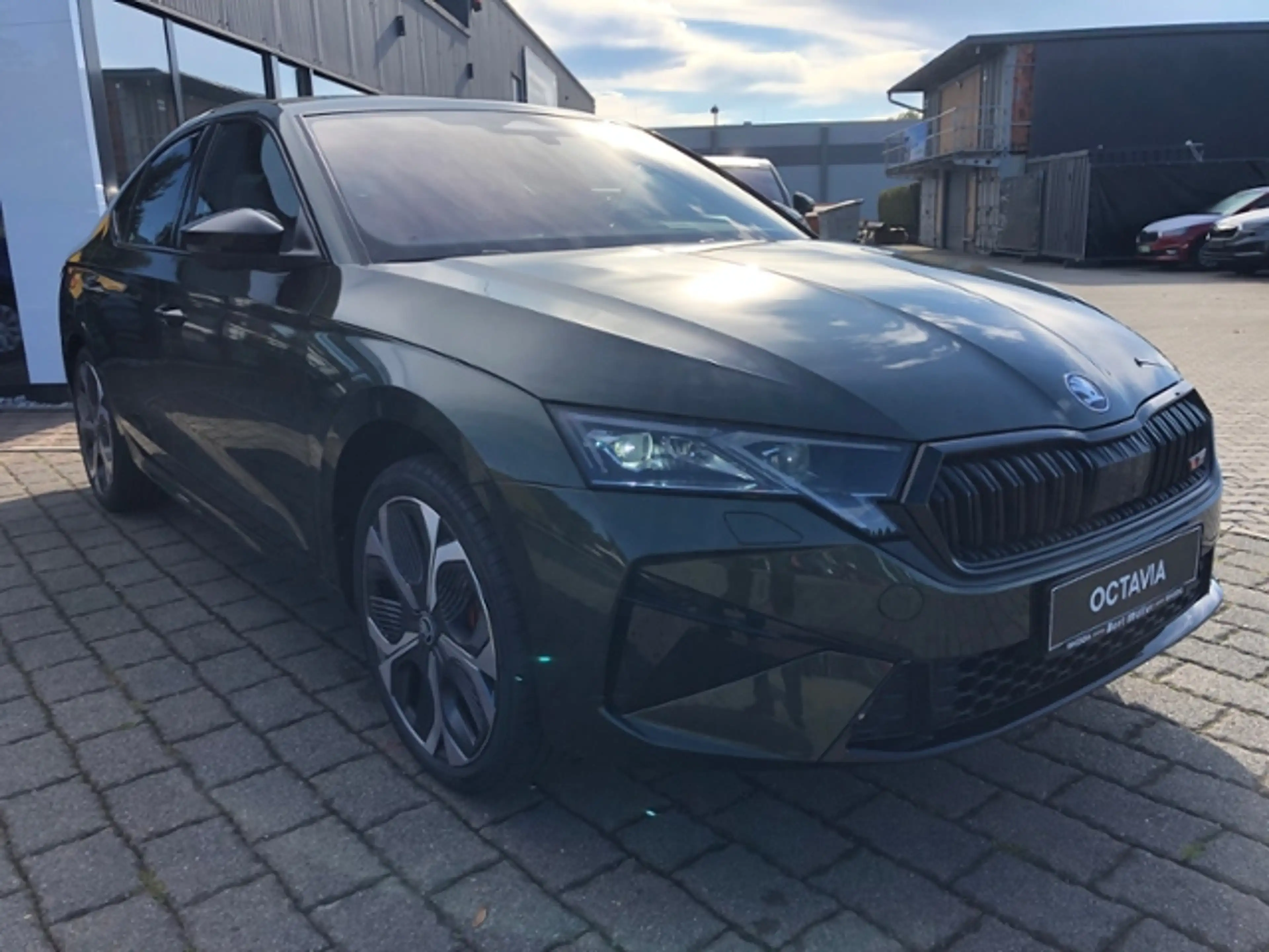 Skoda Octavia RS  Khaki Grün AHZV Matrix Canton — photo 3