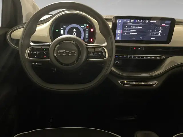 Fiat 500e view 5