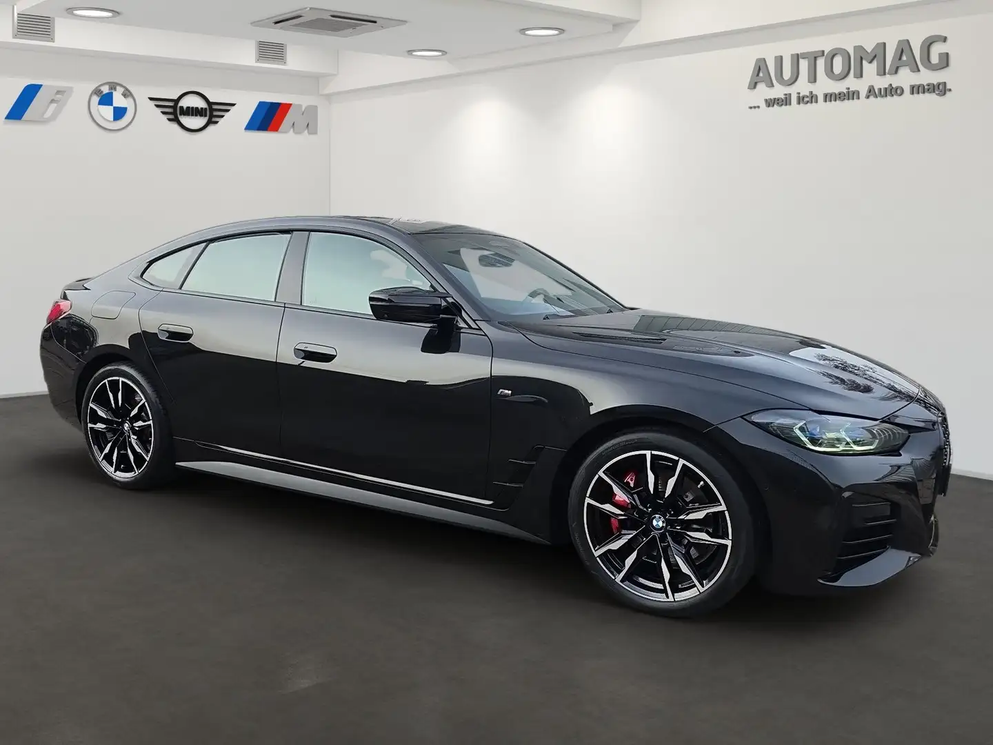 BMW M4 40i xDrive M-Sport-Pro*Glasdach*AHK*DrivAssProf*Pa Schwarz - 2
